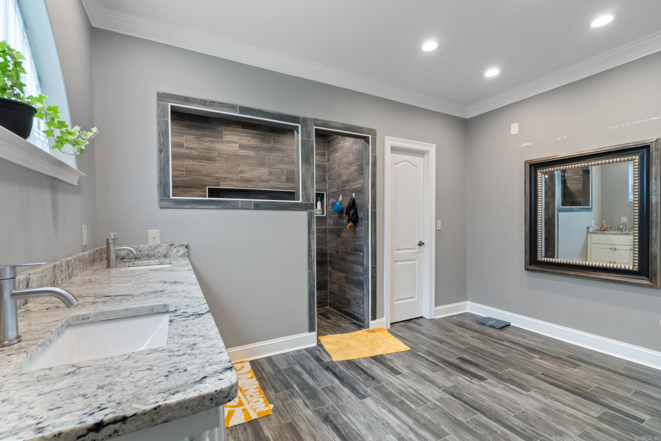 1045 Scarlett Lane Bauxite, AR 72011