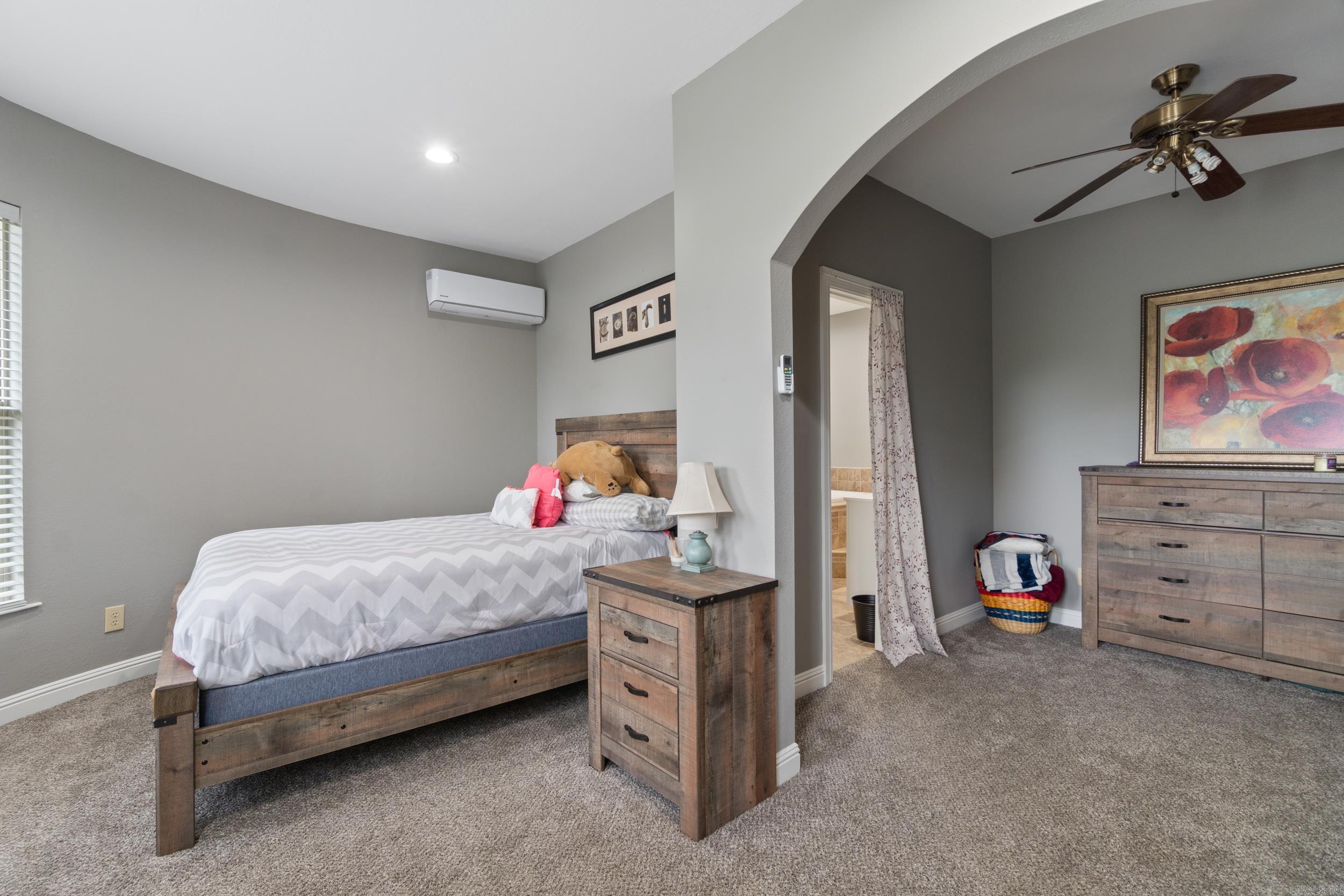 1045 Scarlett Lane Bauxite, AR 72011