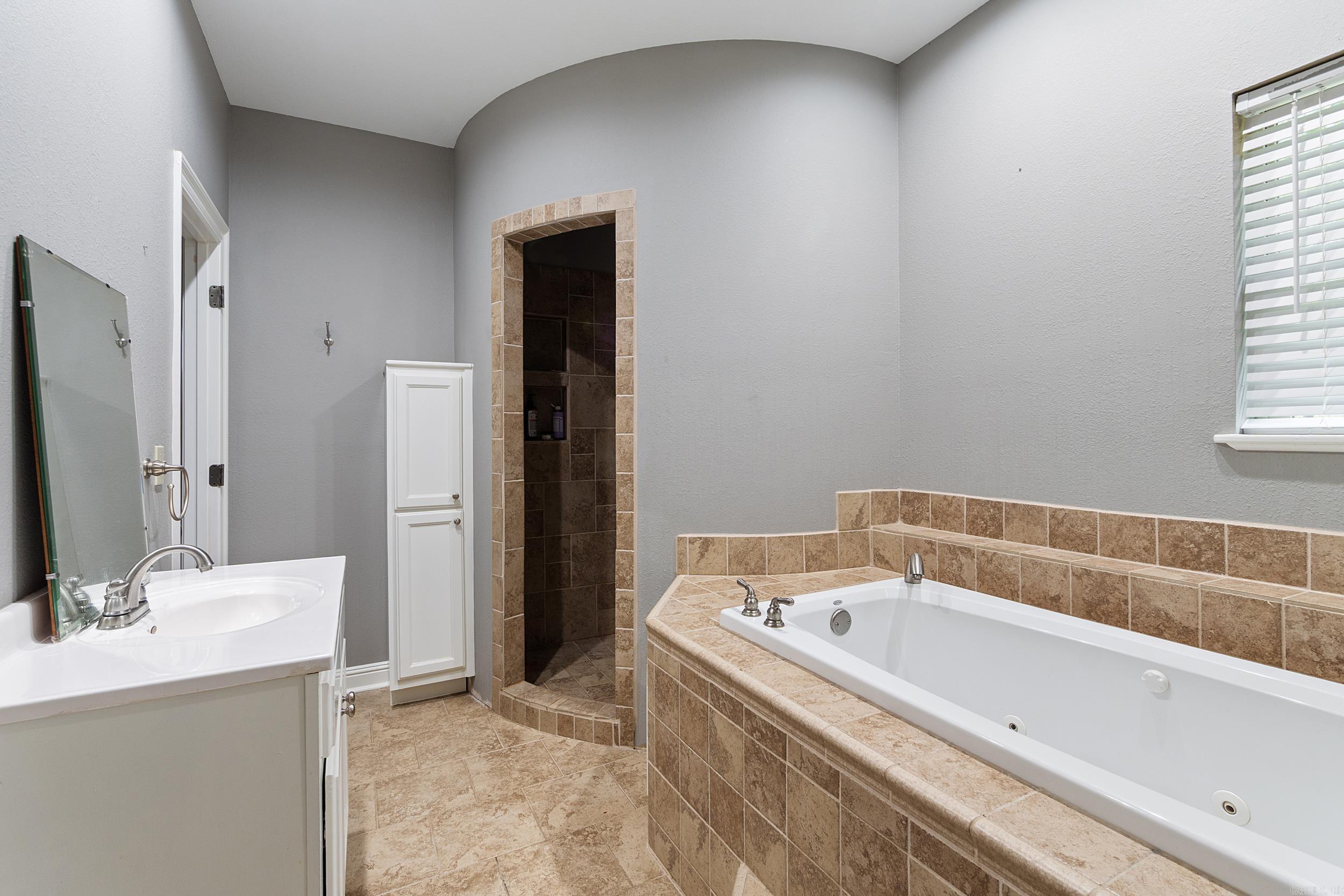 1045 Scarlett Lane Bauxite, AR 72011