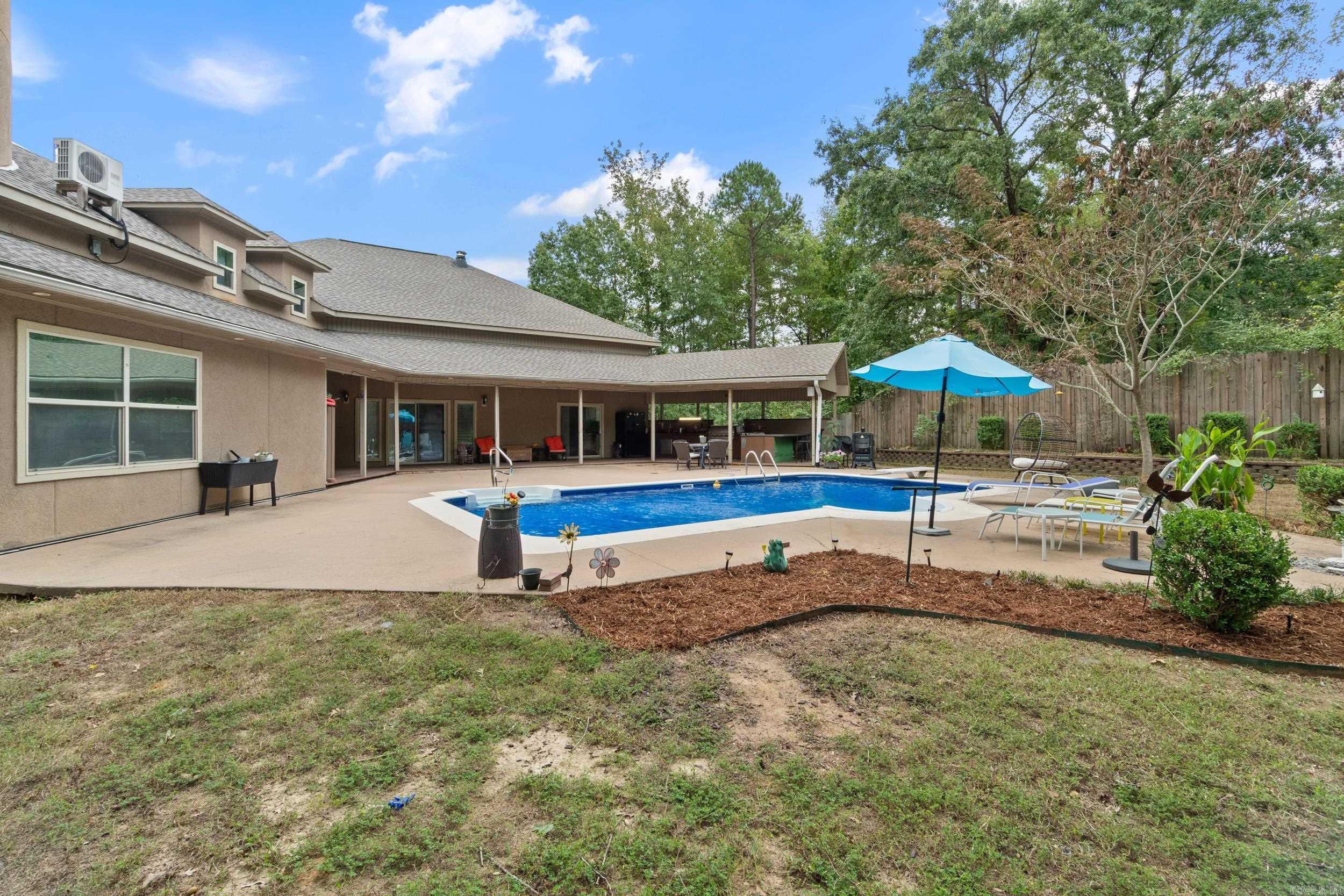 1045 Scarlett Lane Bauxite, AR 72011