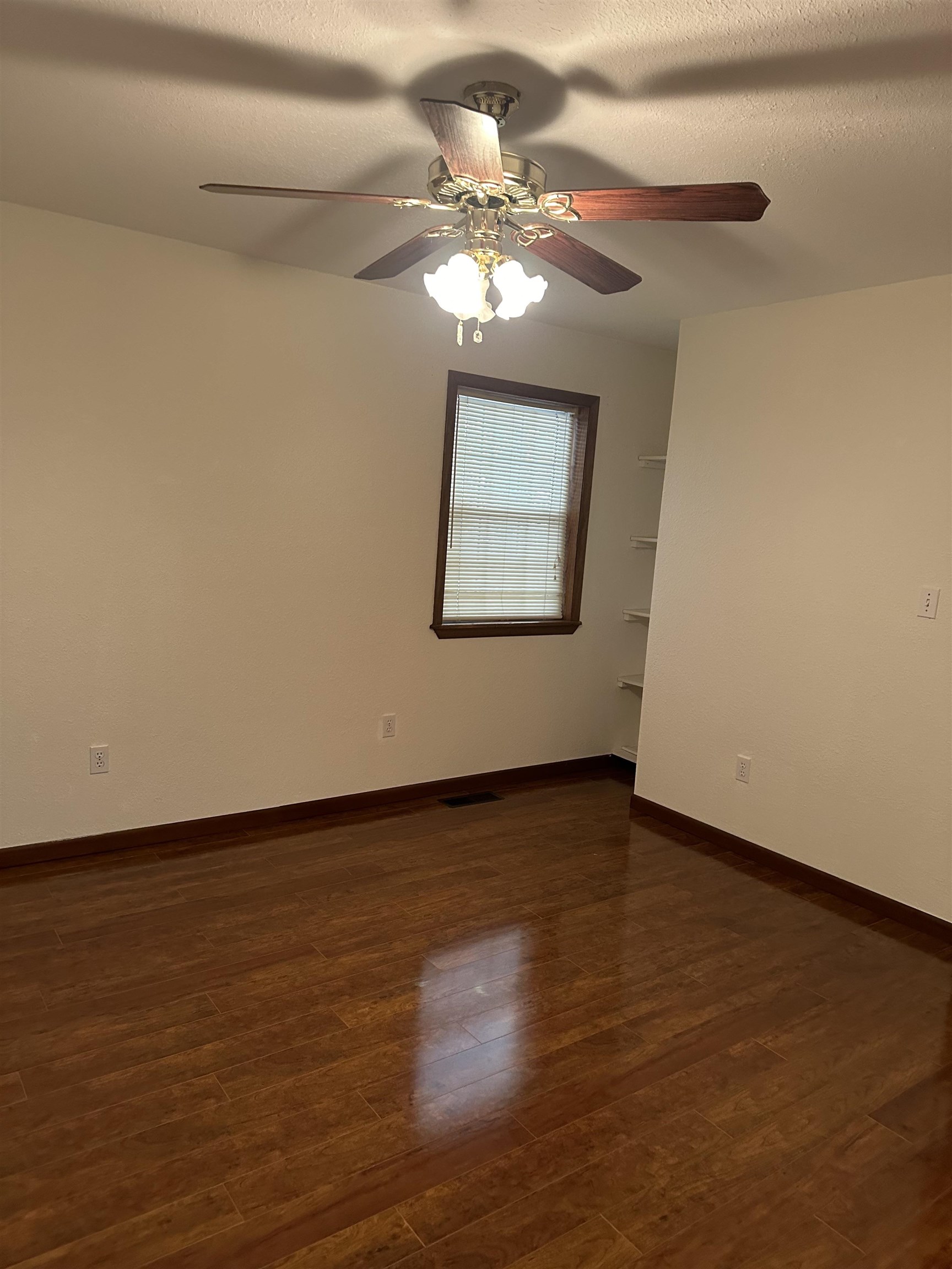 100 Powhatan  Cherokee Village, AR