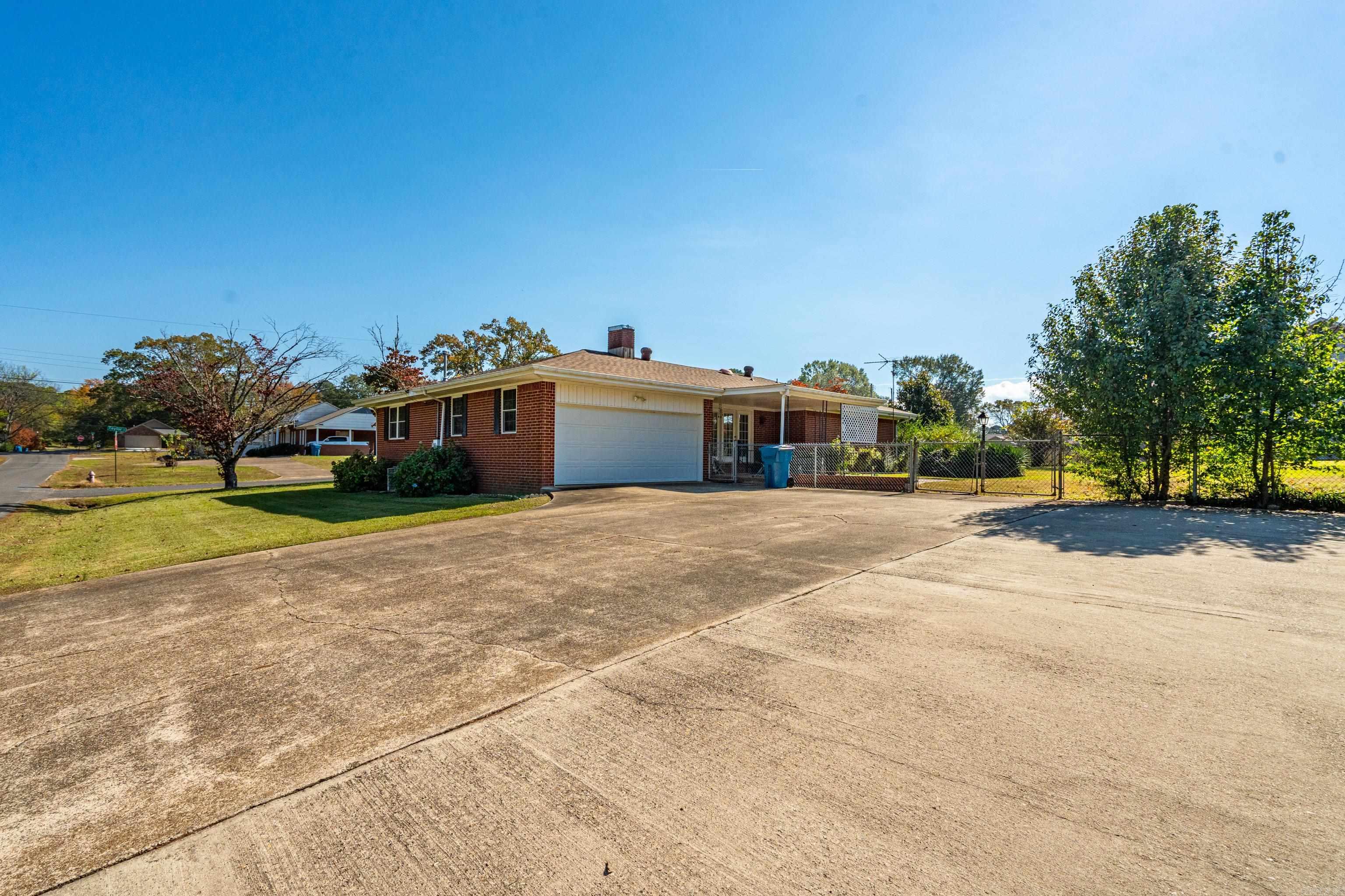 2106 Taylor Street Malvern, AR 72104