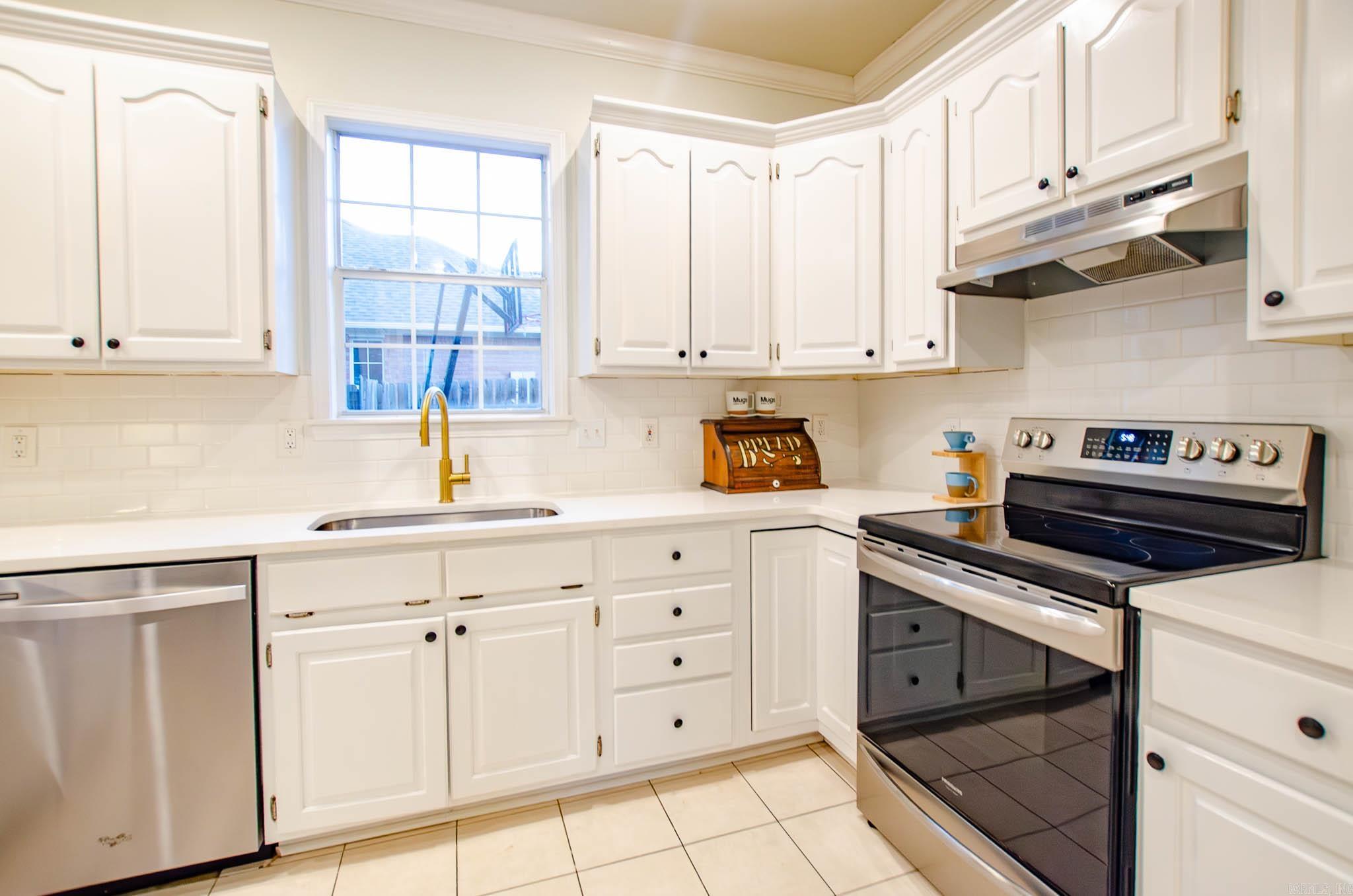 4202 Stephanie Lane Jonesboro, AR 72405