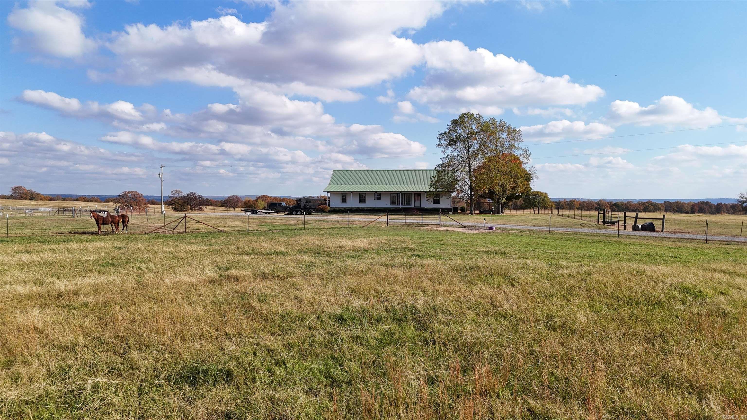 1768 Cutoff Road Road Clinton, AR 72031