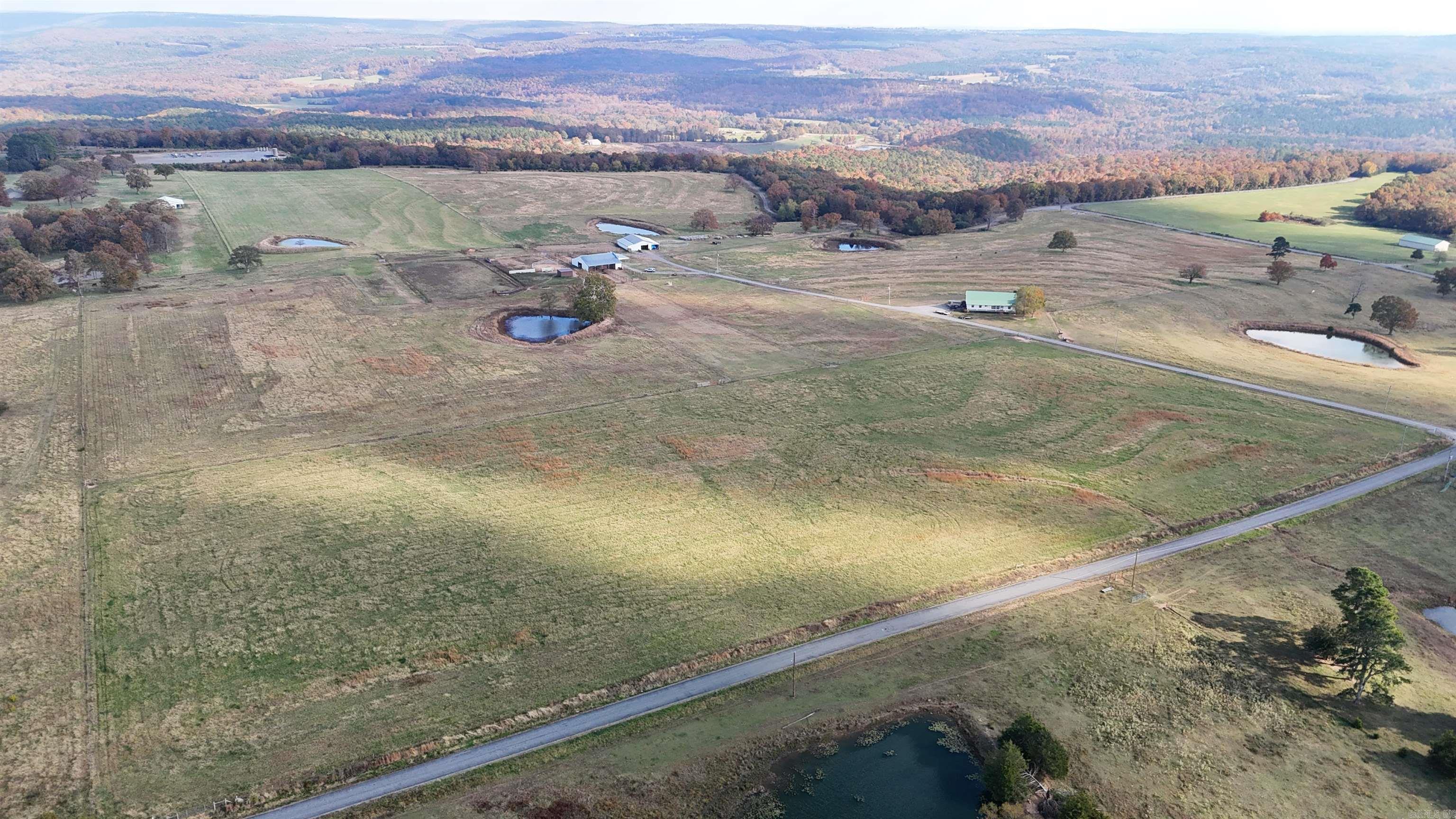 1768 Cutoff Road Road Clinton, AR 72031