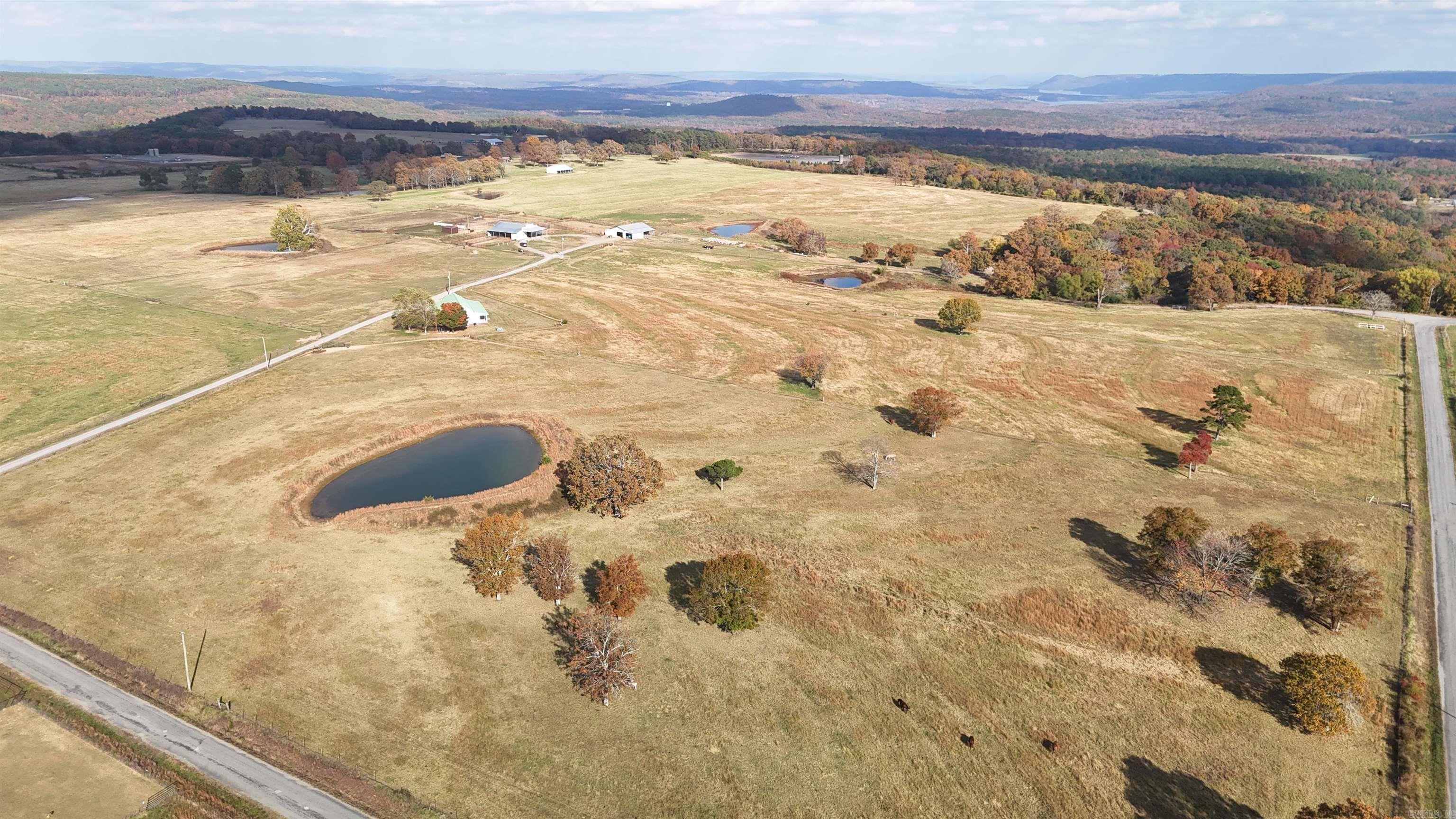 1768 Cutoff Road Road Clinton, AR 72031