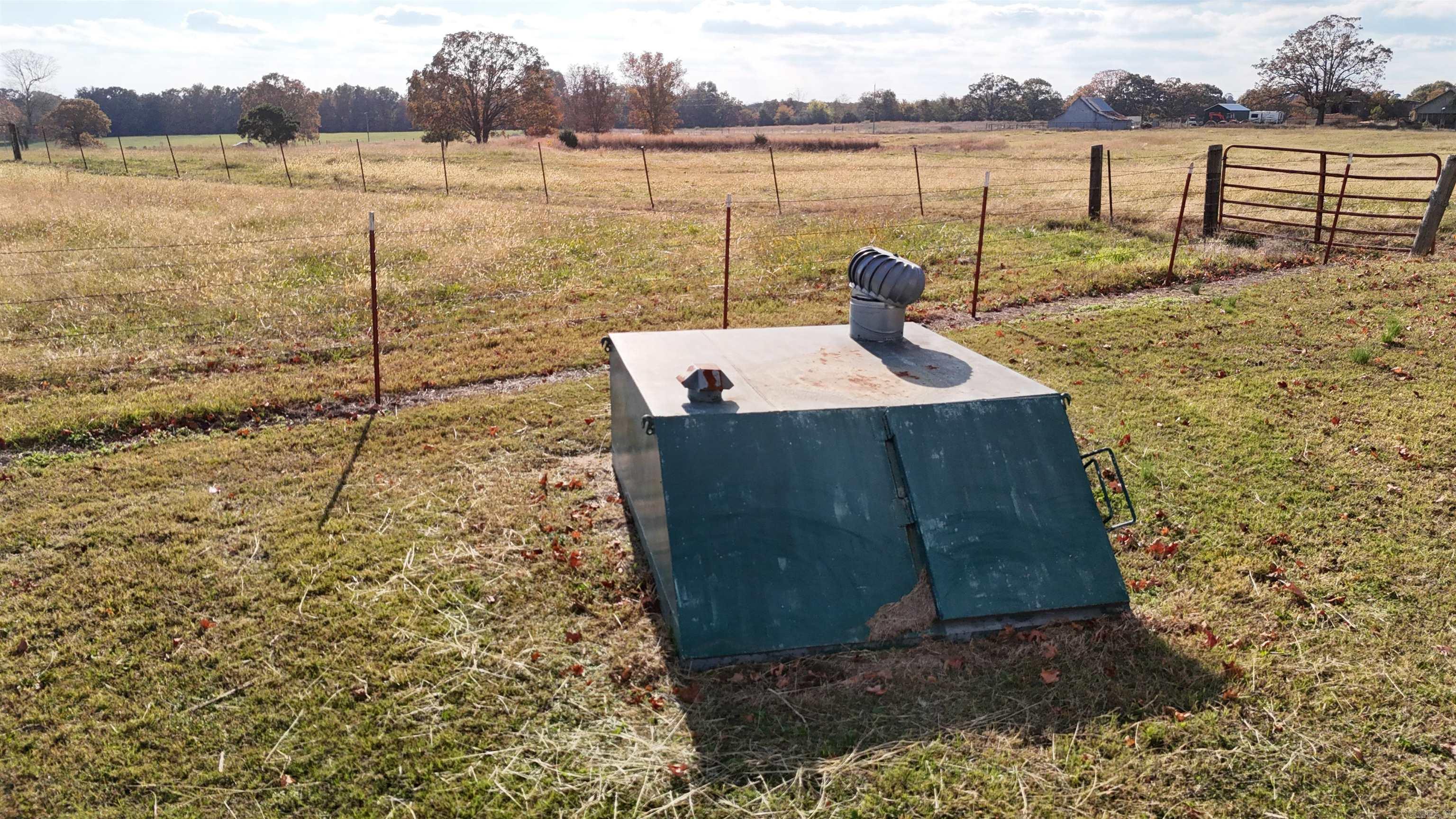 1768 Cutoff Road Road Clinton, AR 72031