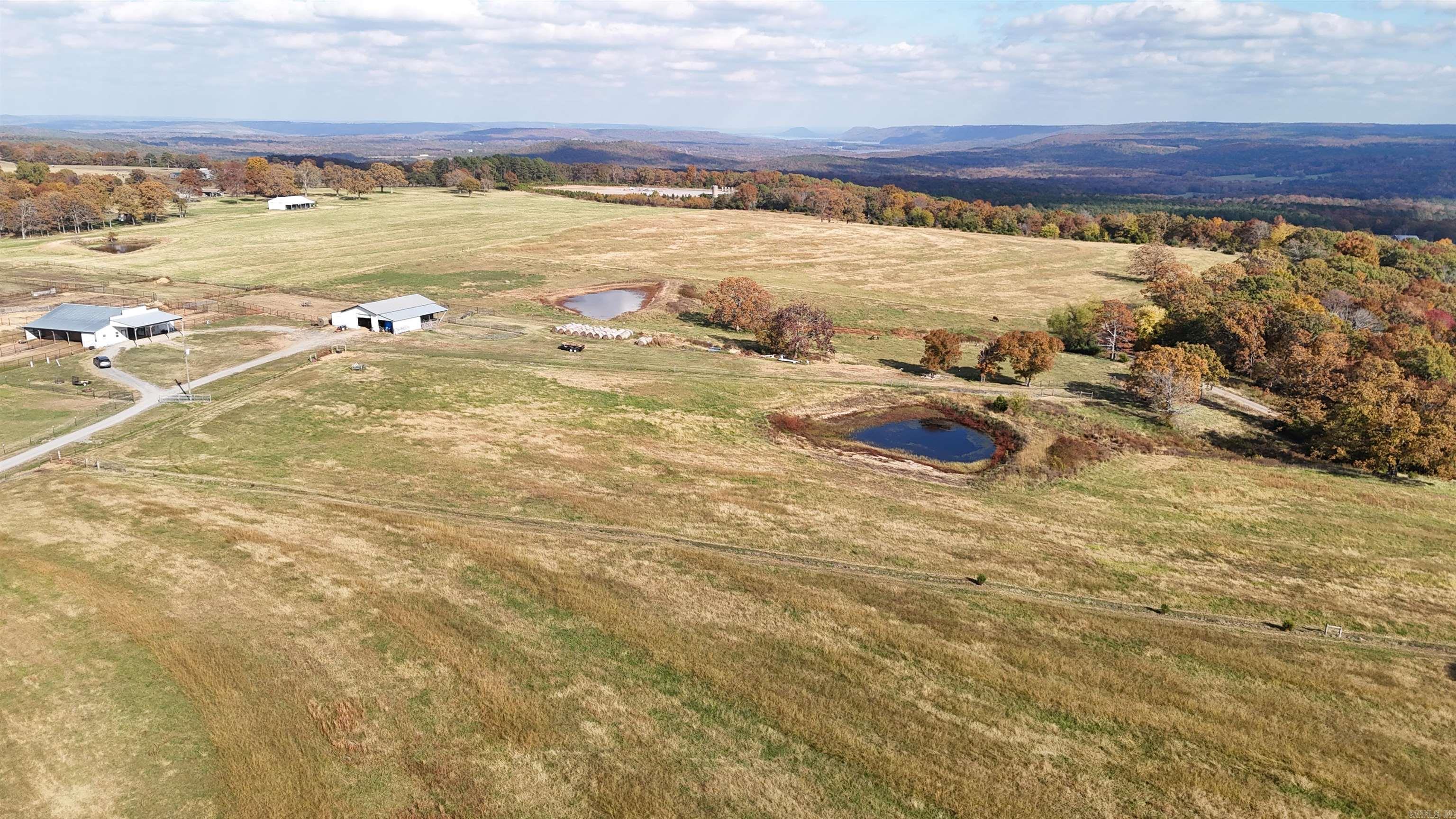 1768 Cutoff Road Road Clinton, AR 72031