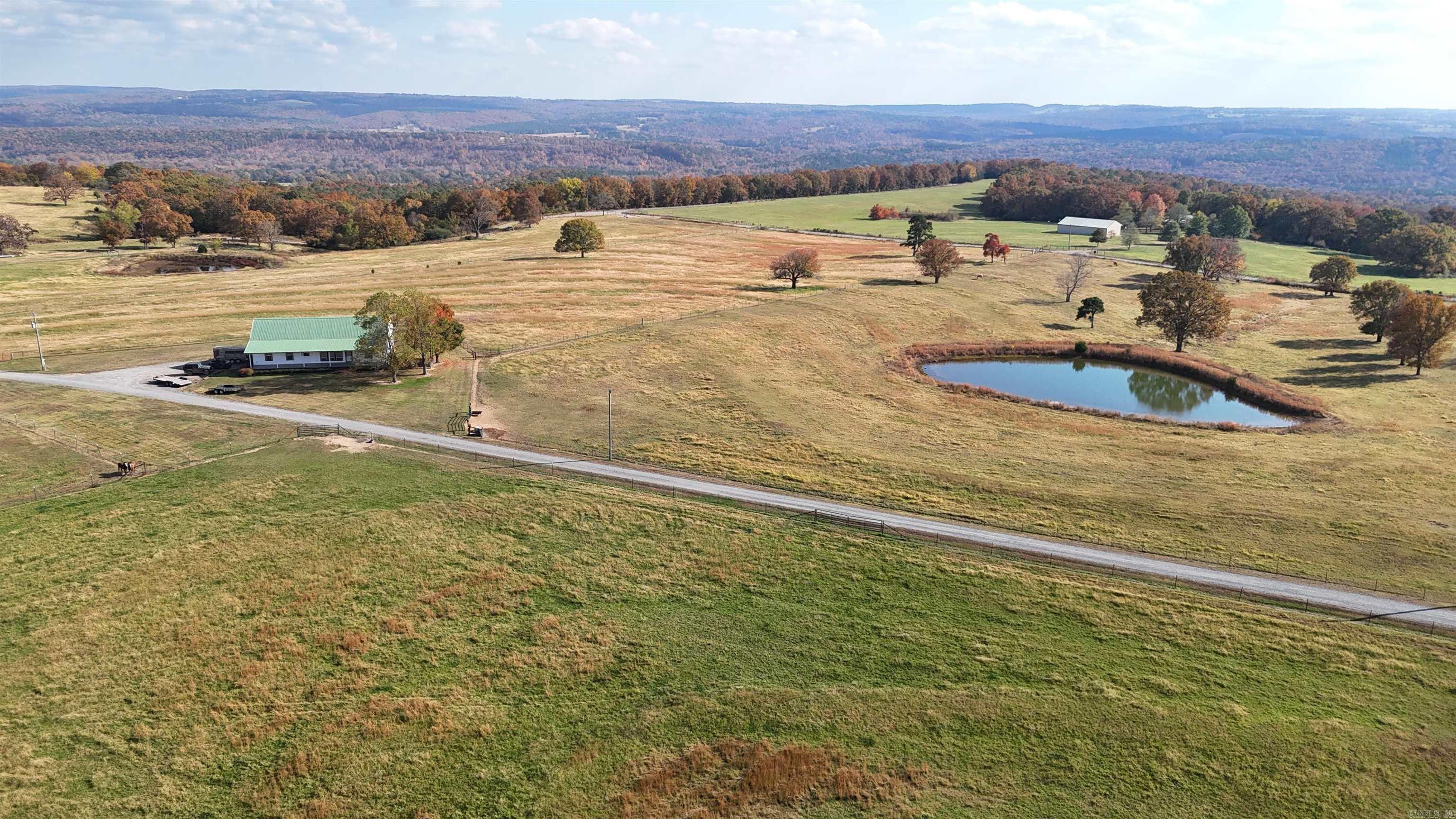 1768 Cutoff Road Road Clinton, AR 72031