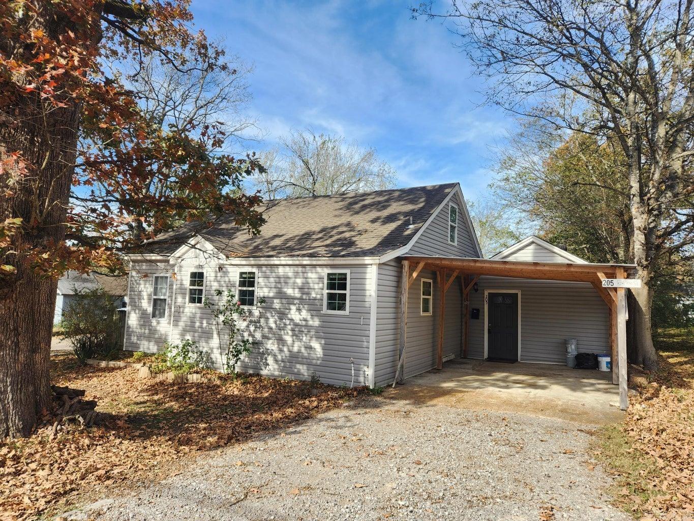 205 E Pine  Batesville, AR