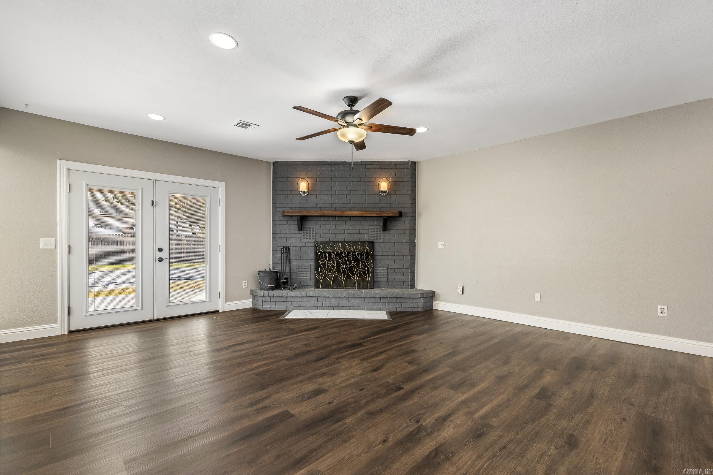 1408 W Callahan Drive Rogers, AR 72758