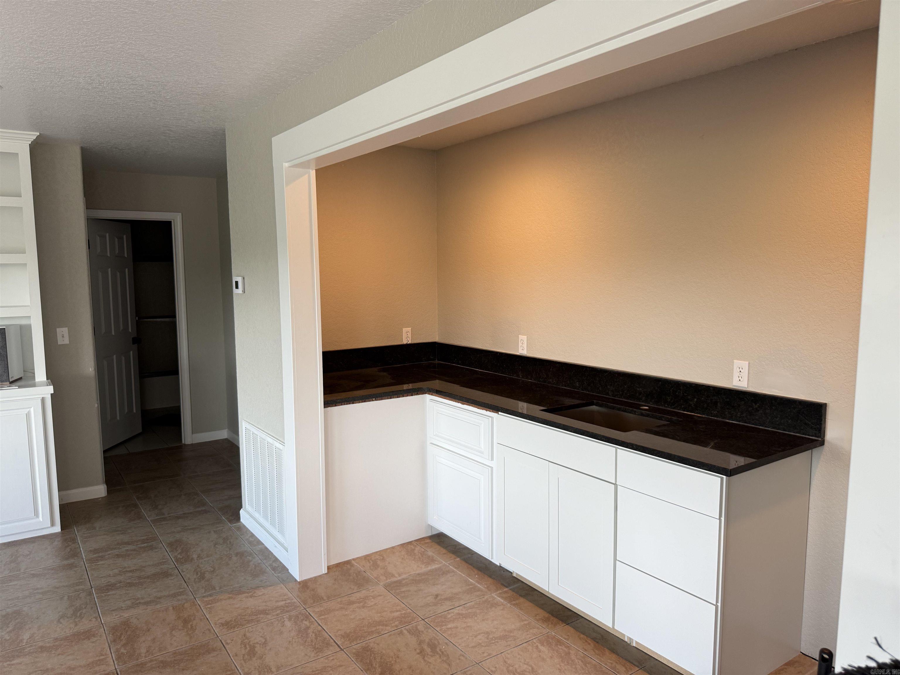 126 W Hawkview  Royal, AR