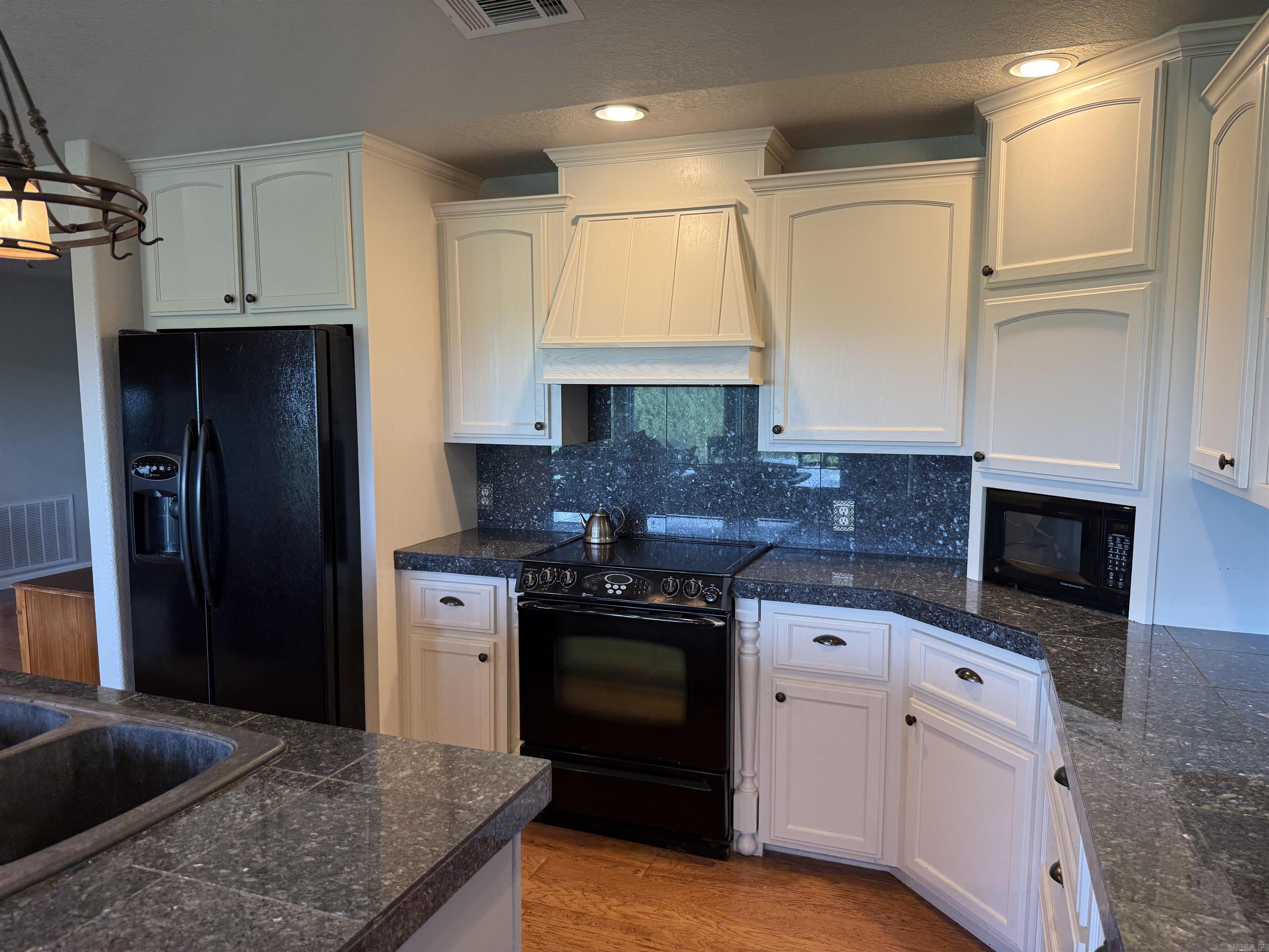 126 W Hawkview  Royal, AR