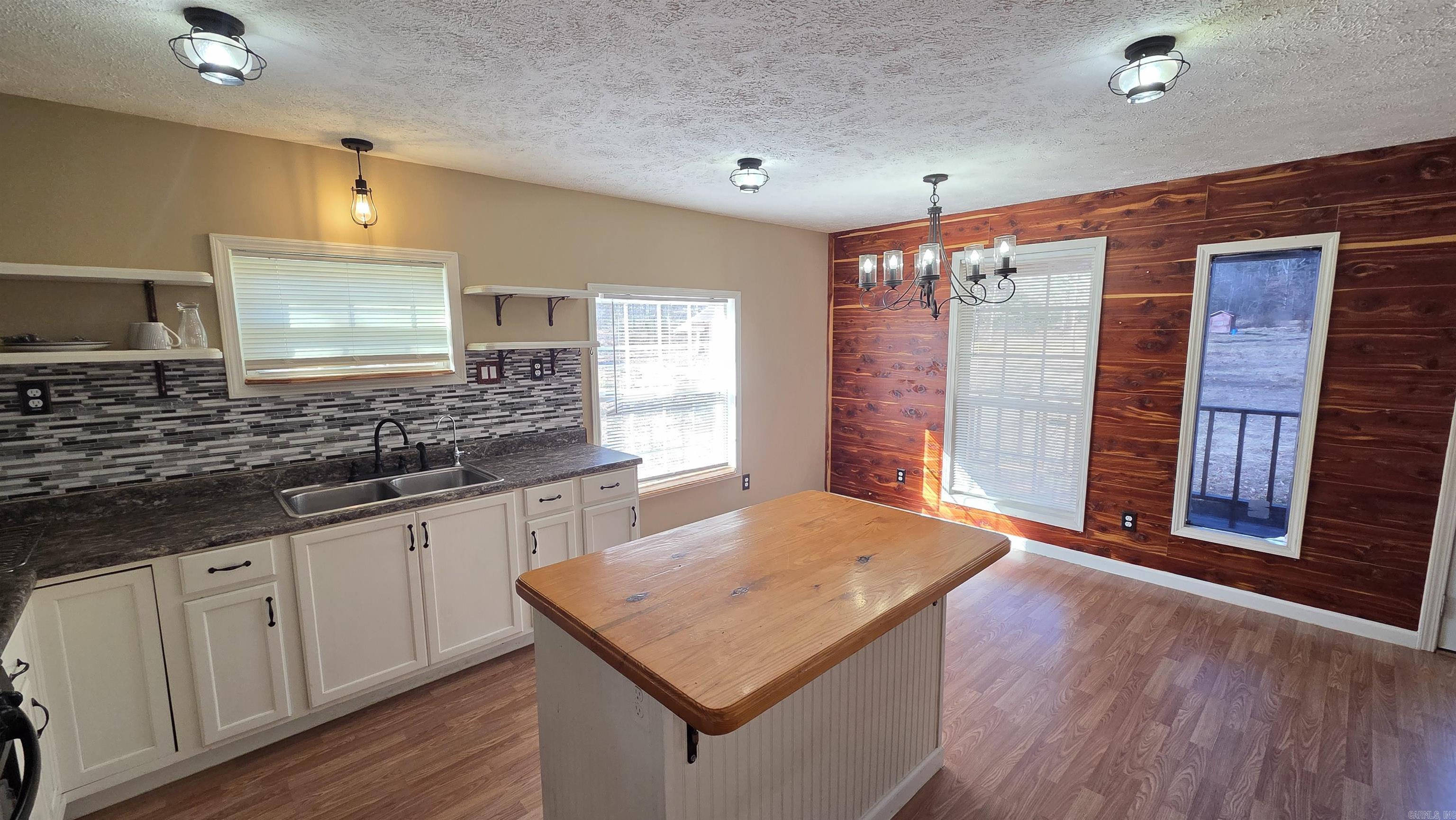 510 Good Spur Shirley, AR 72153