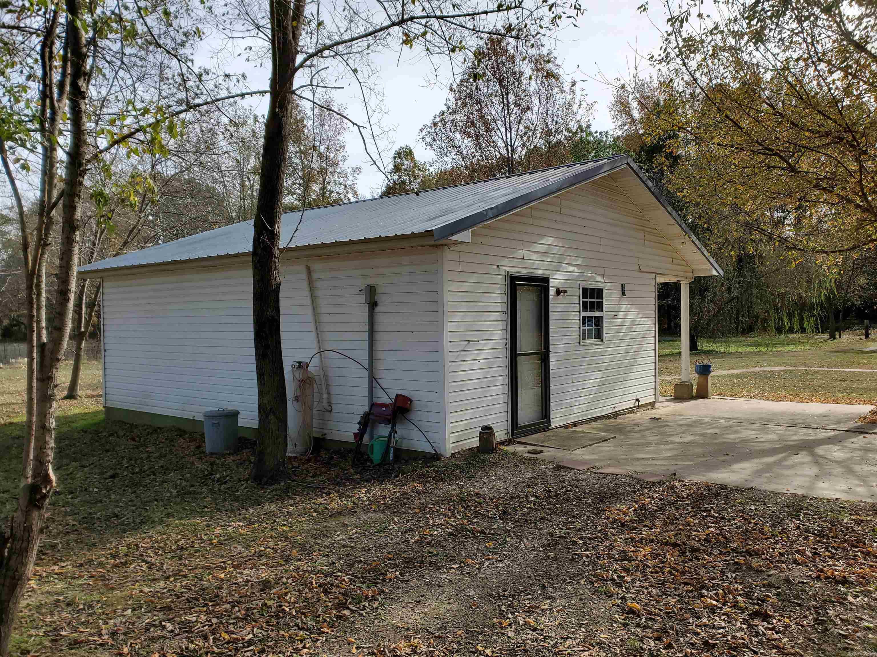 823 CR 352  Piggott, AR