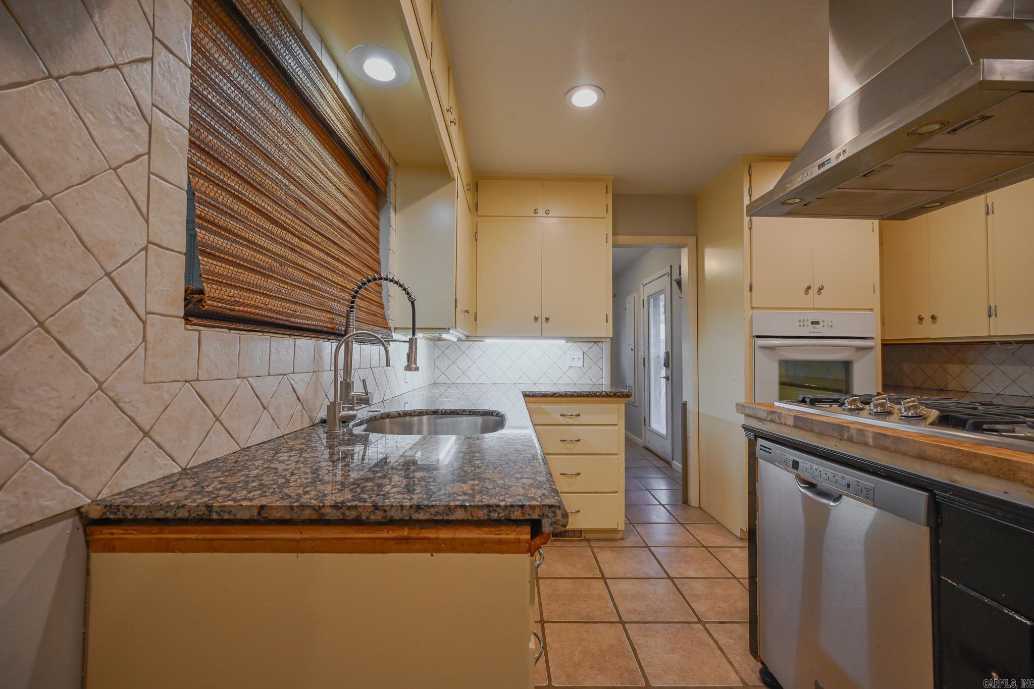 101 Eight St Mena, AR 71953