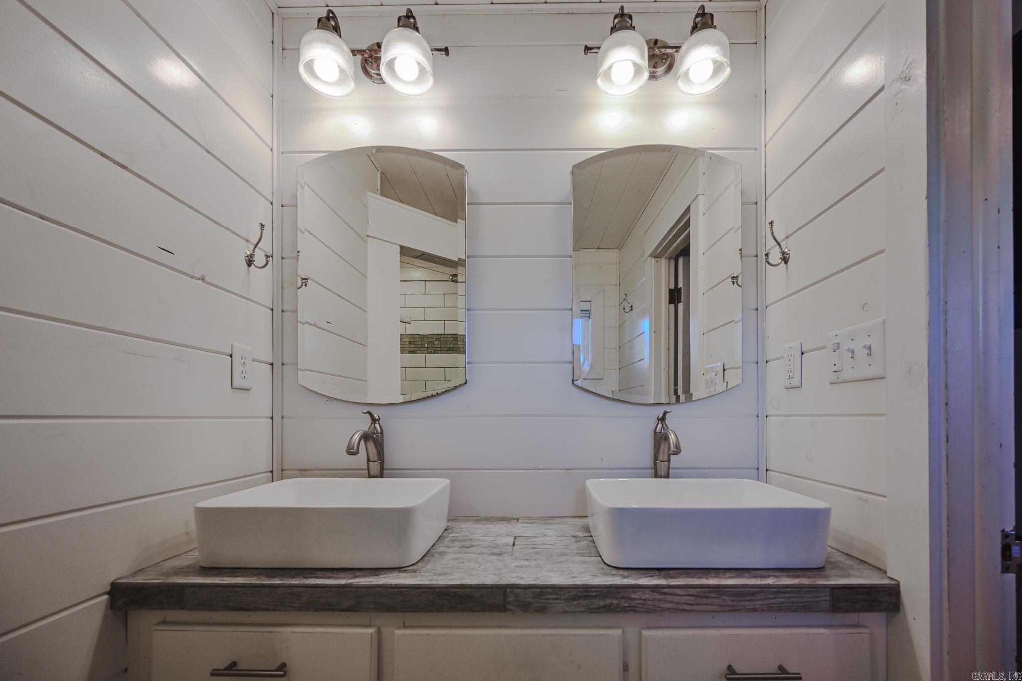 101 Eight St Mena, AR 71953