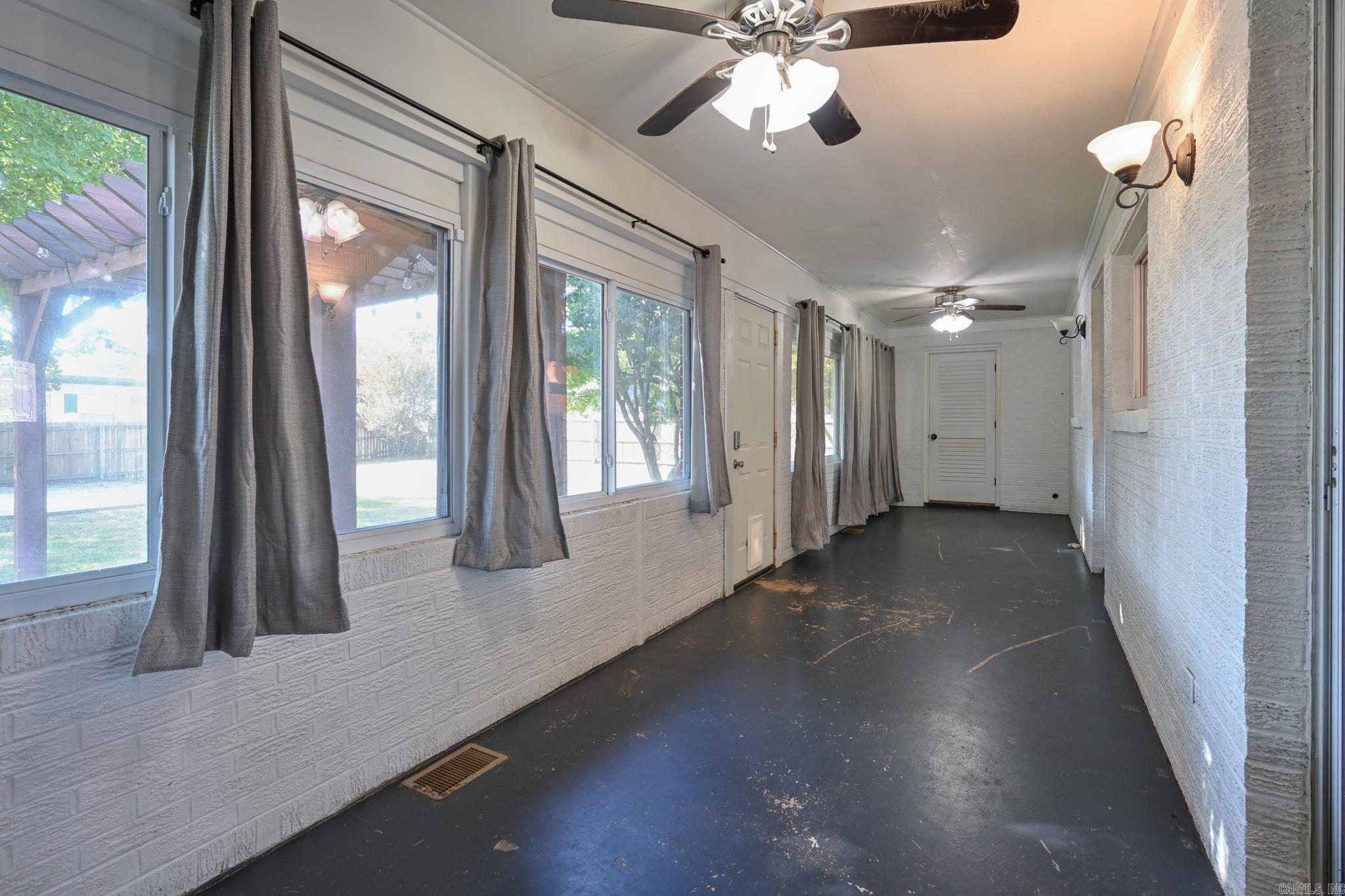 101 Eight St Mena, AR 71953