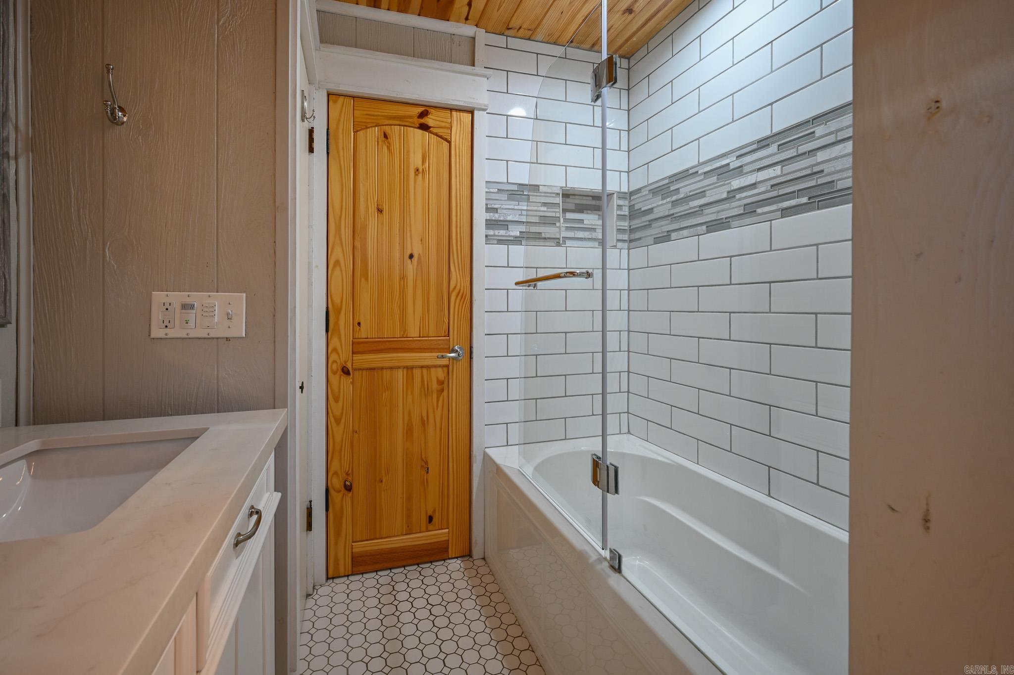 101 Eight St Mena, AR 71953