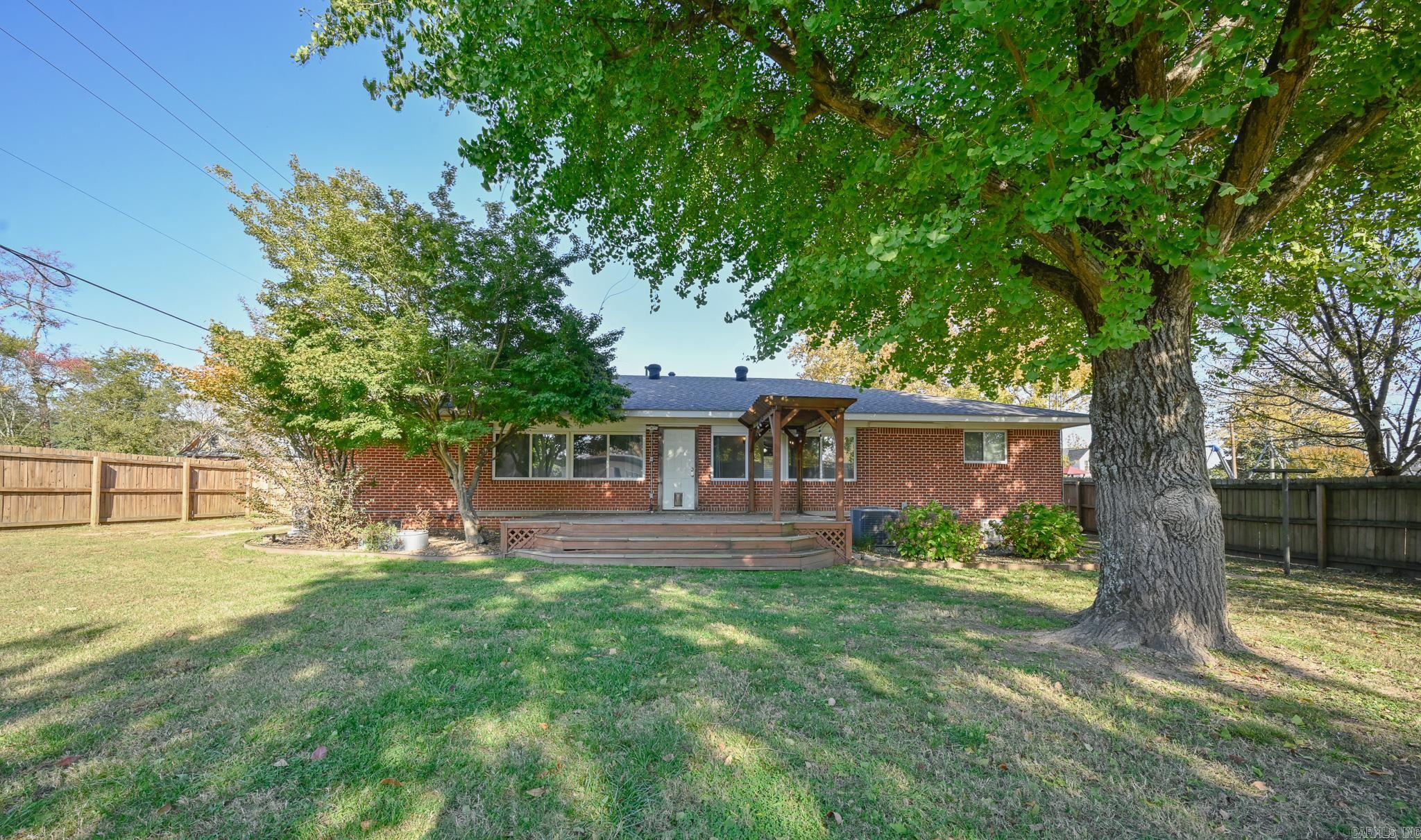 101 Eight St Mena, AR 71953