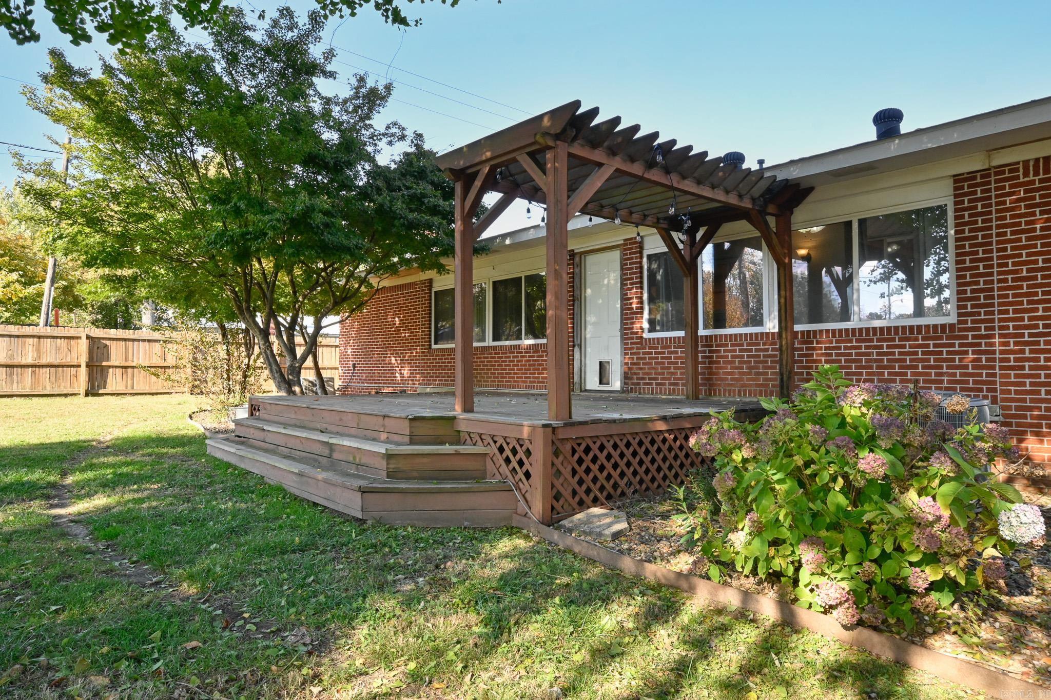 101 Eight St Mena, AR 71953