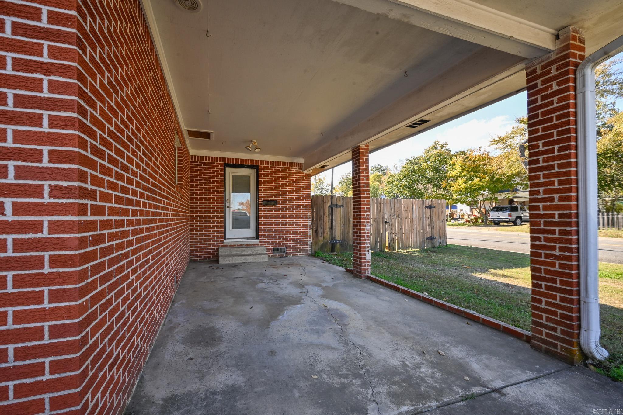 101 Eight St Mena, AR 71953