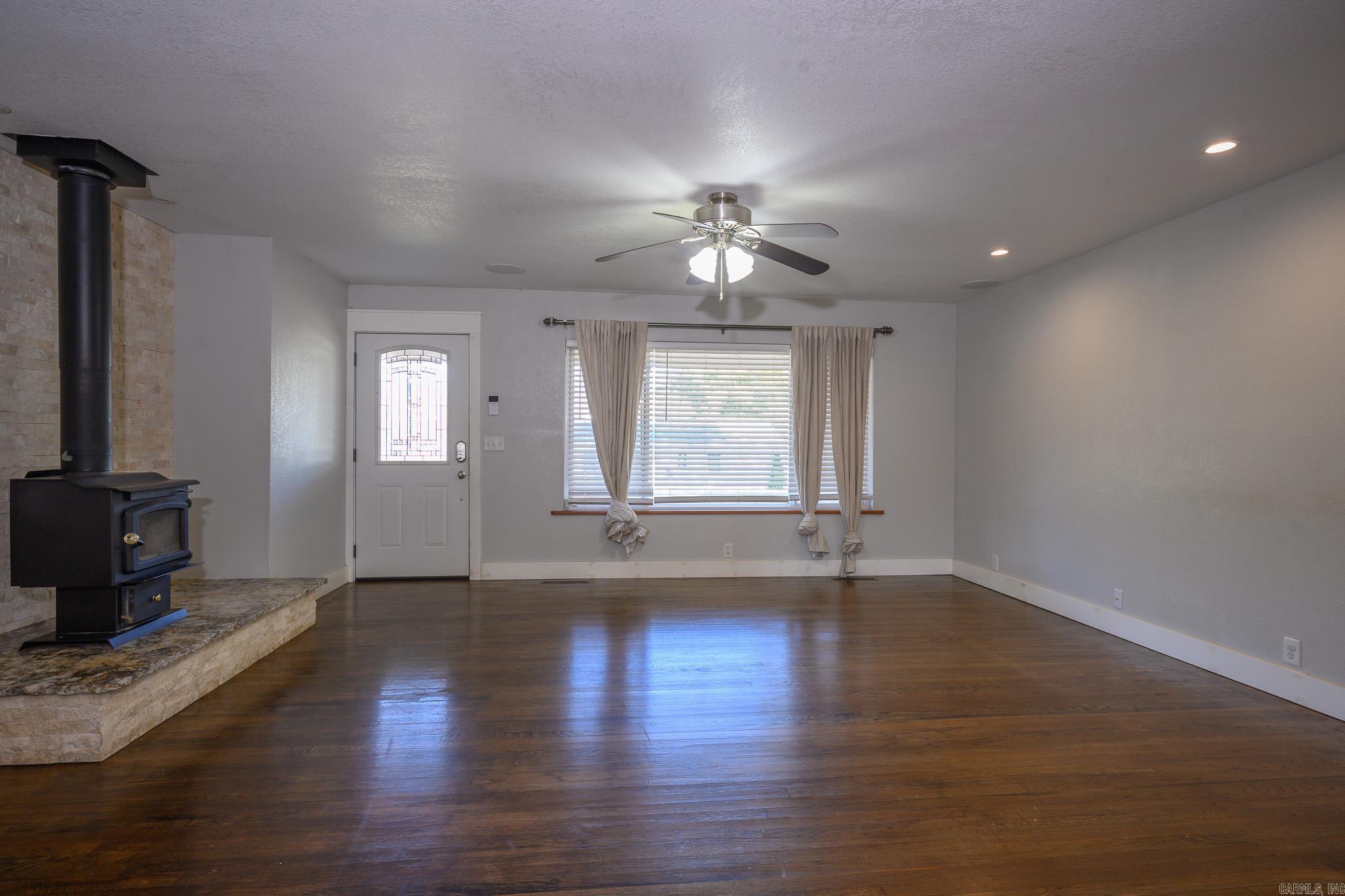 101 Eight St Mena, AR 71953