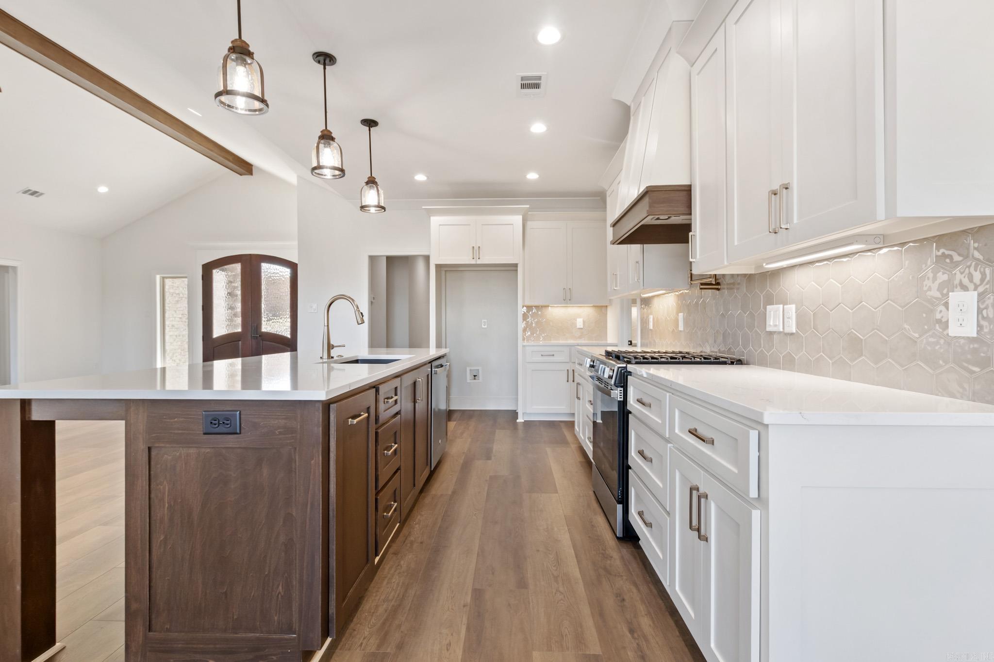 9368 Wooddale  Sherwood, AR