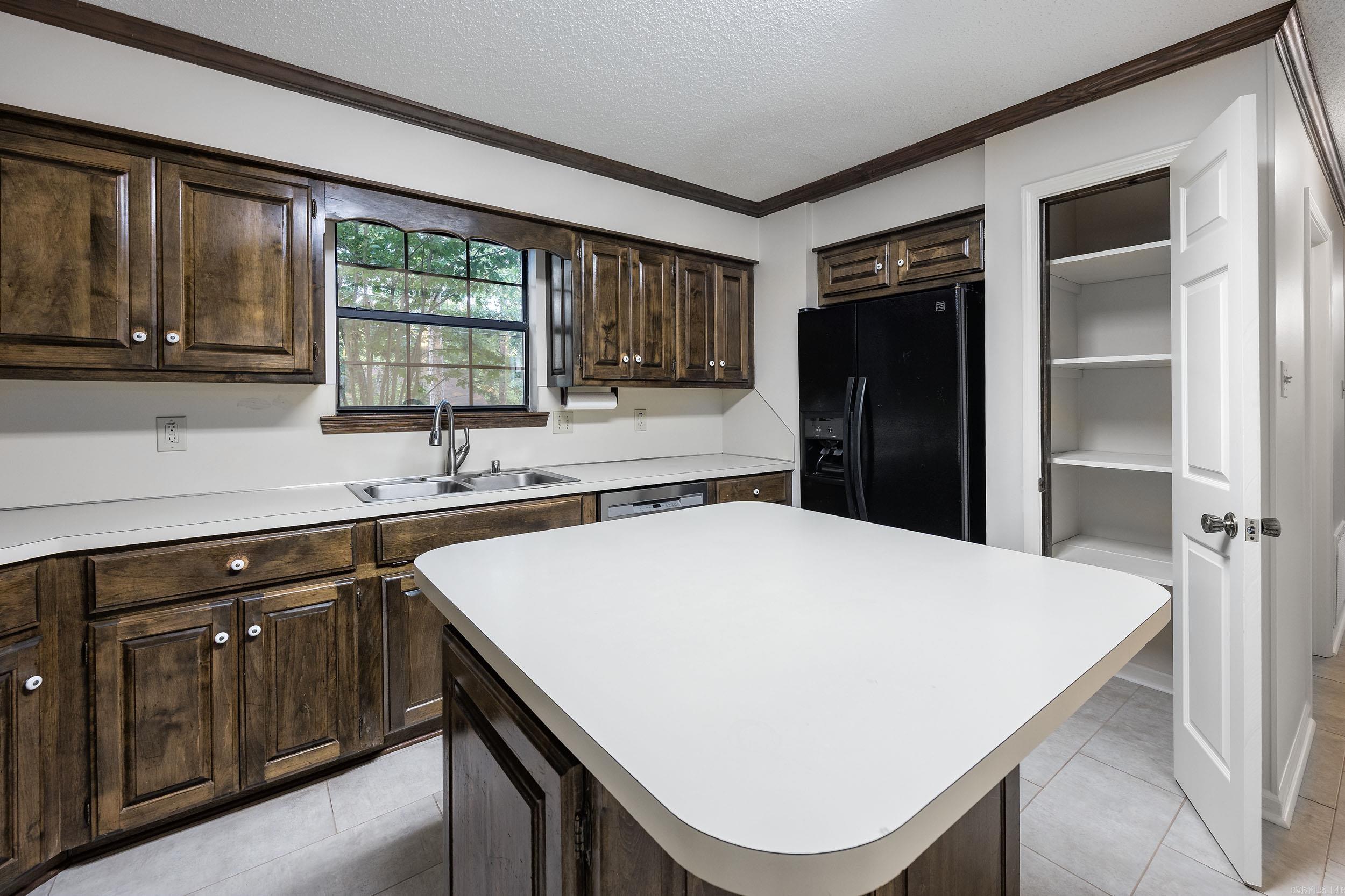 2101 Hickory Nut Court Little Rock, AR 72211