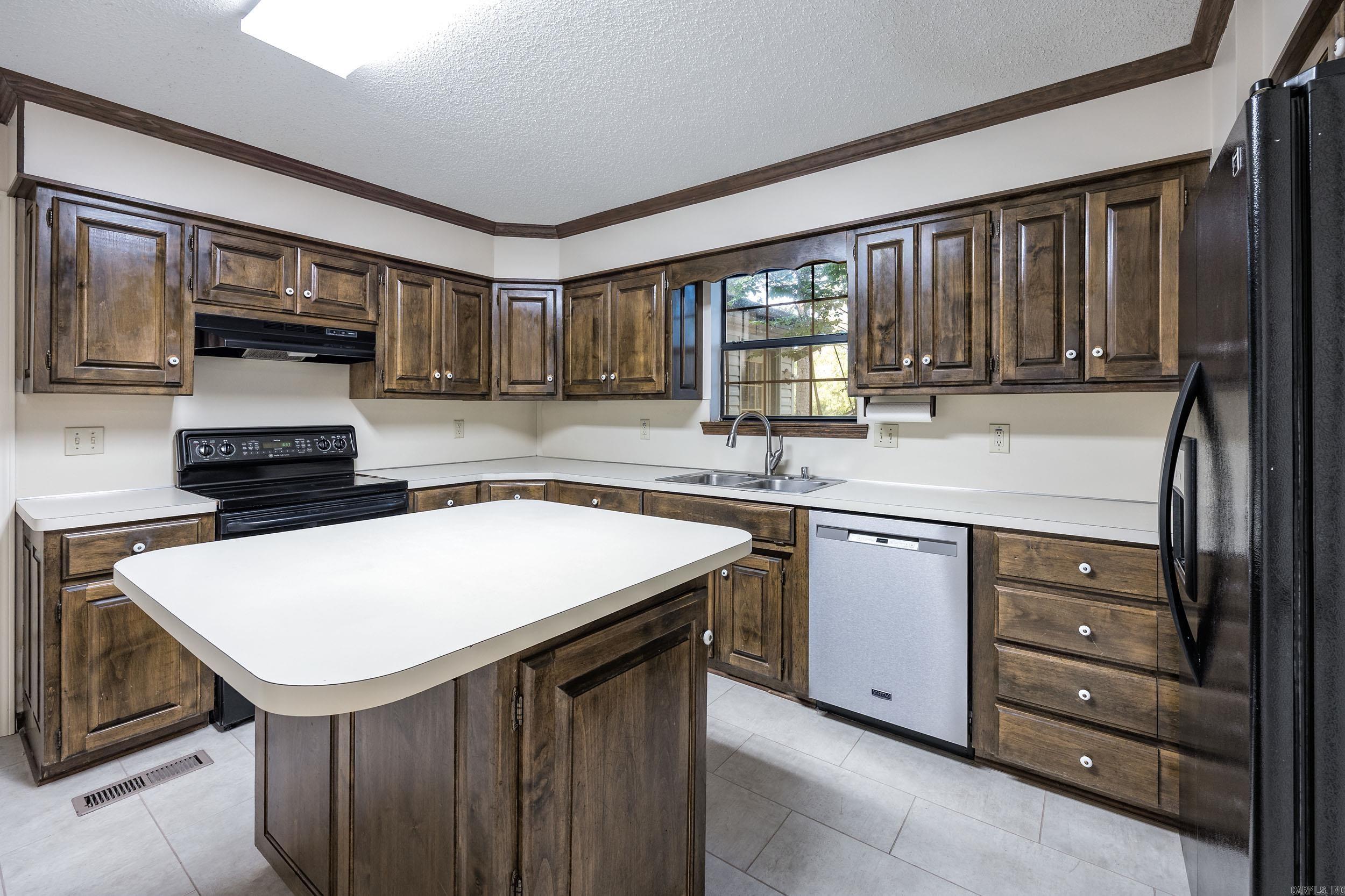 2101 Hickory Nut Court Little Rock, AR 72211