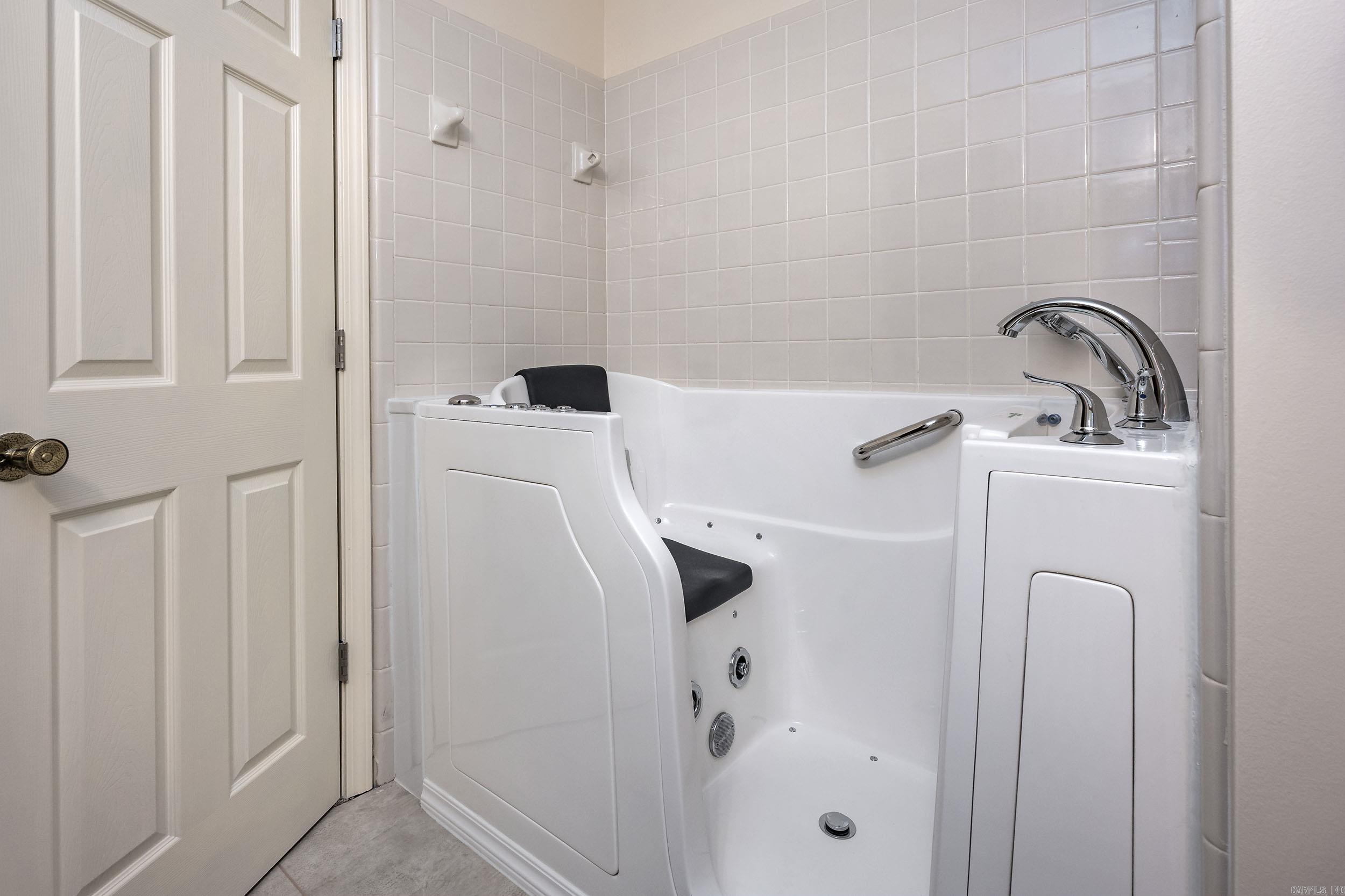 2101 Hickory Nut Court Little Rock, AR 72211