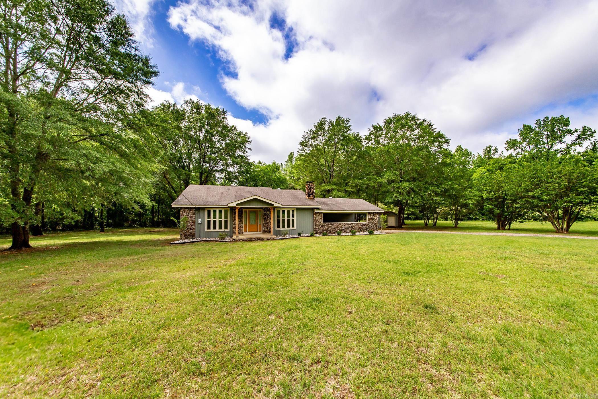 1491 Southfork Road Gurdon, AR 71743