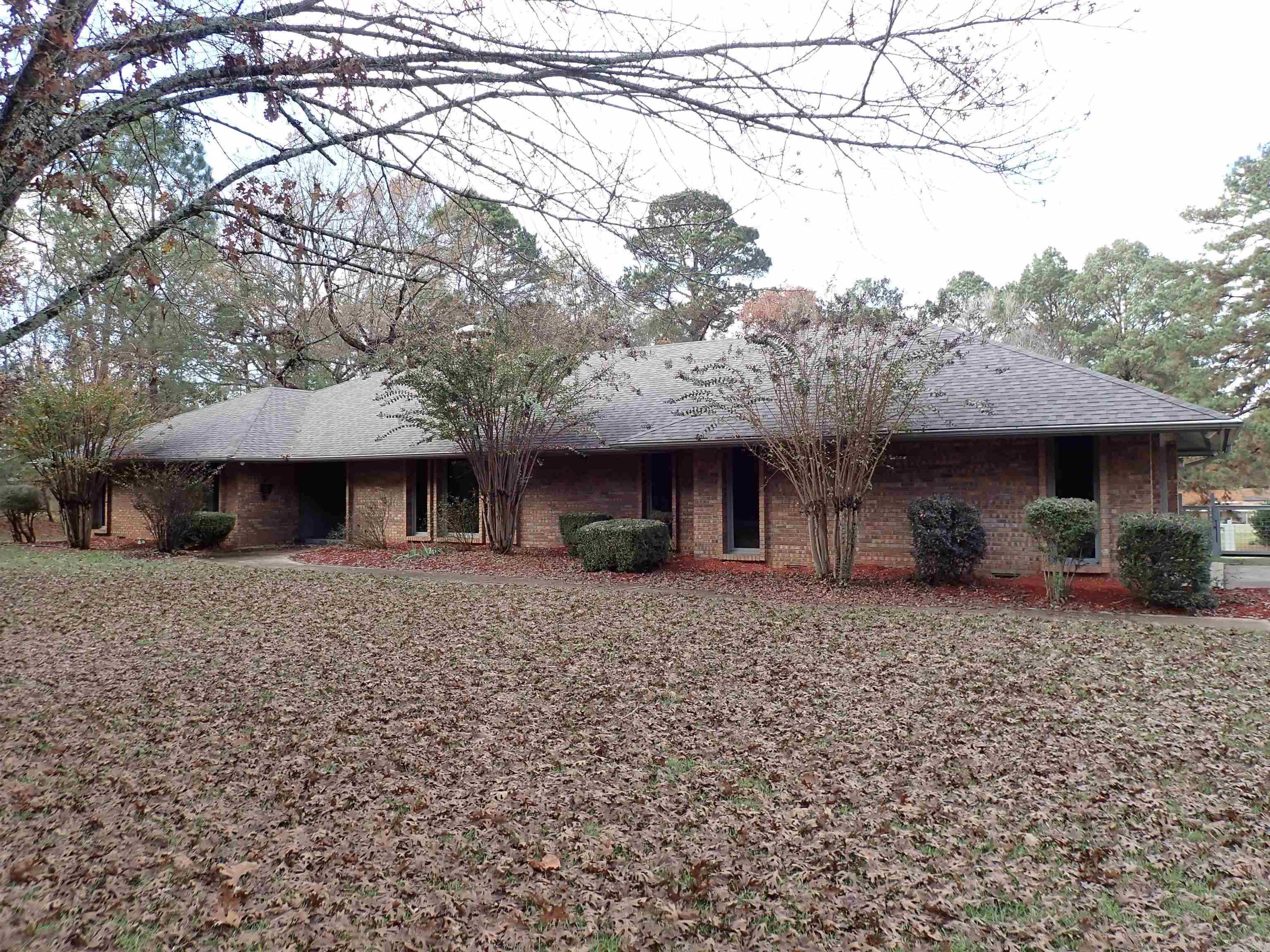 1414 Country Club Road