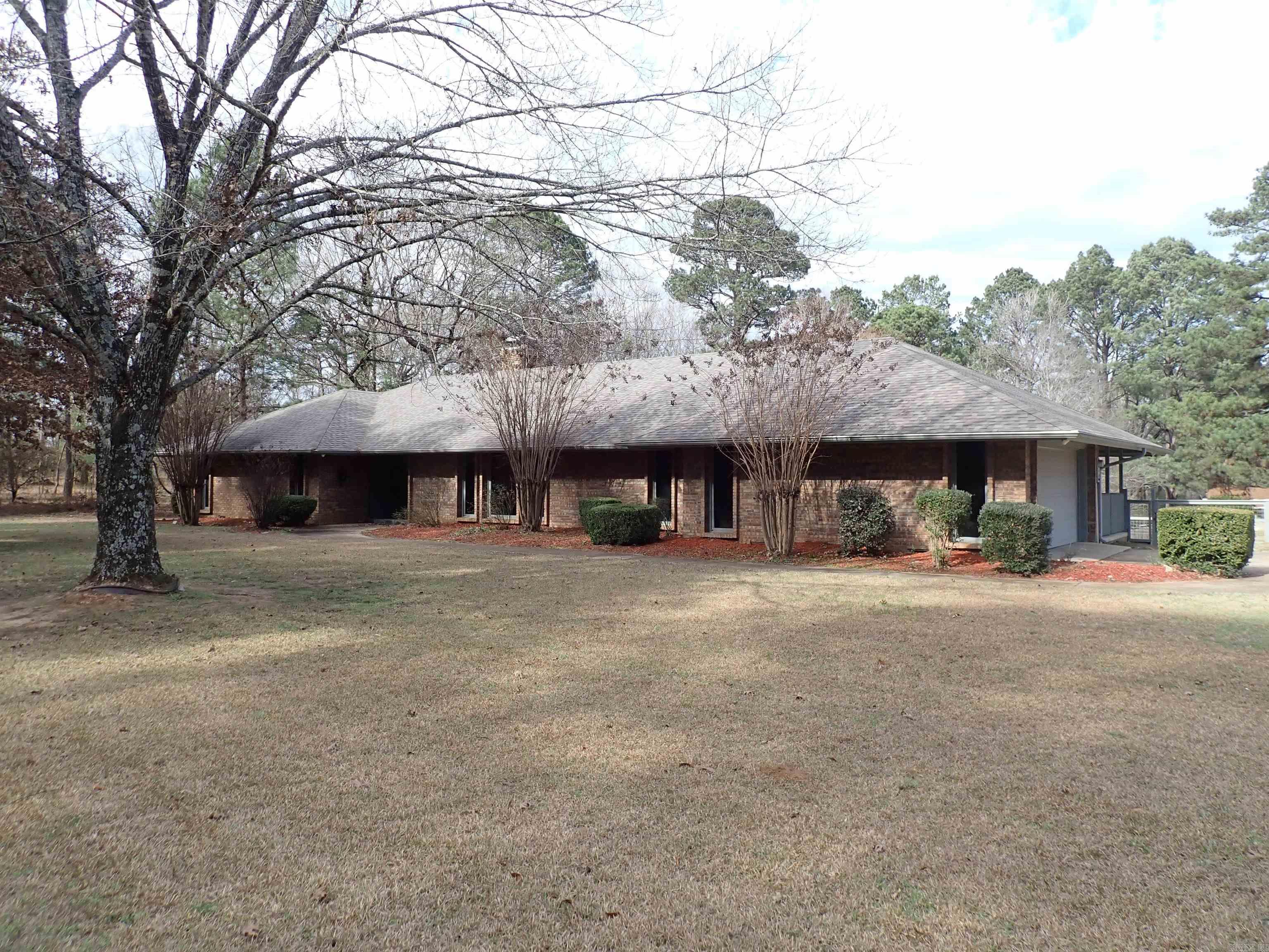 1414 Country Club Road Arkadelphia, AR 71923-7032