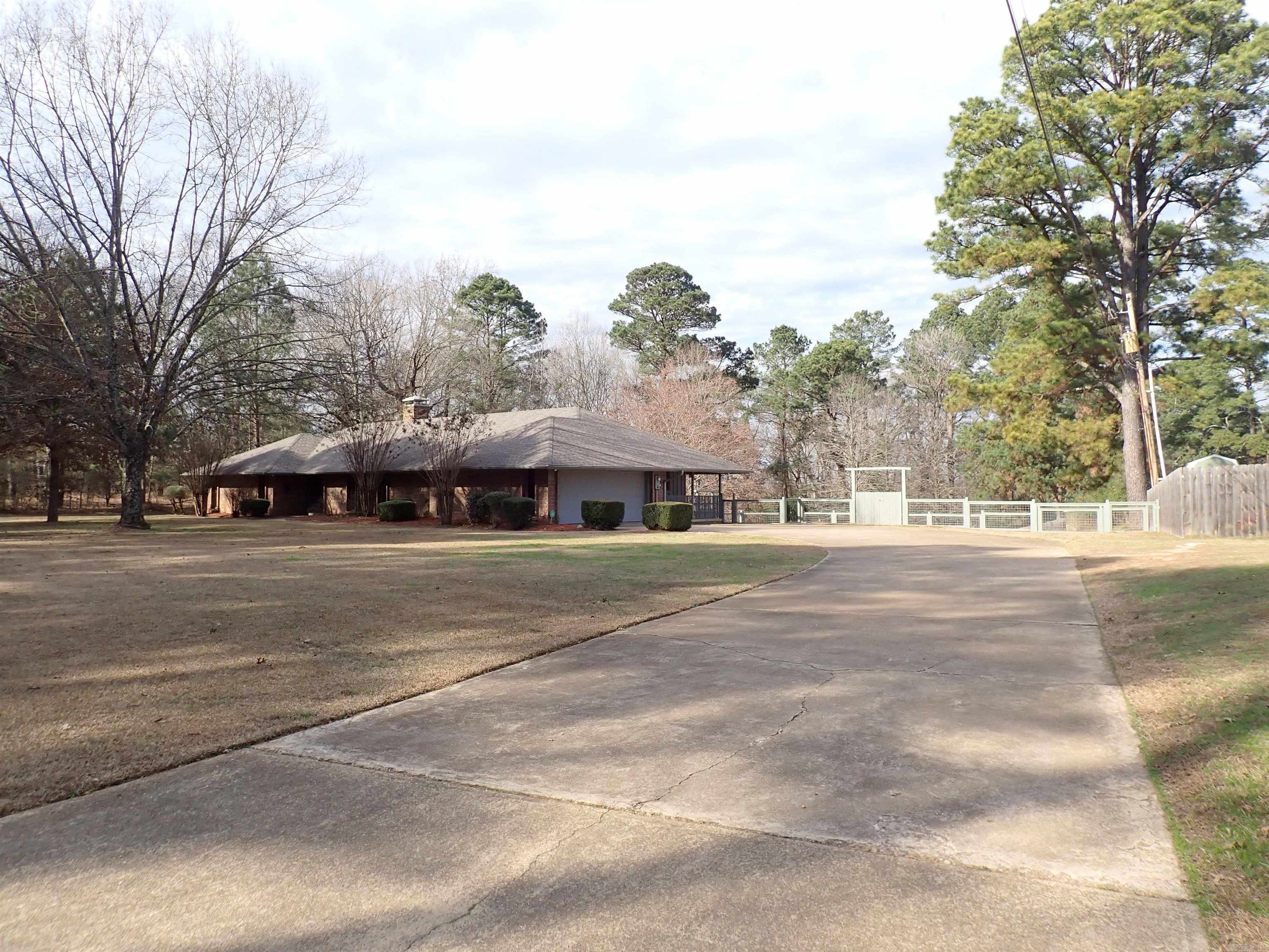 1414 Country Club Road Arkadelphia, AR 71923-7032