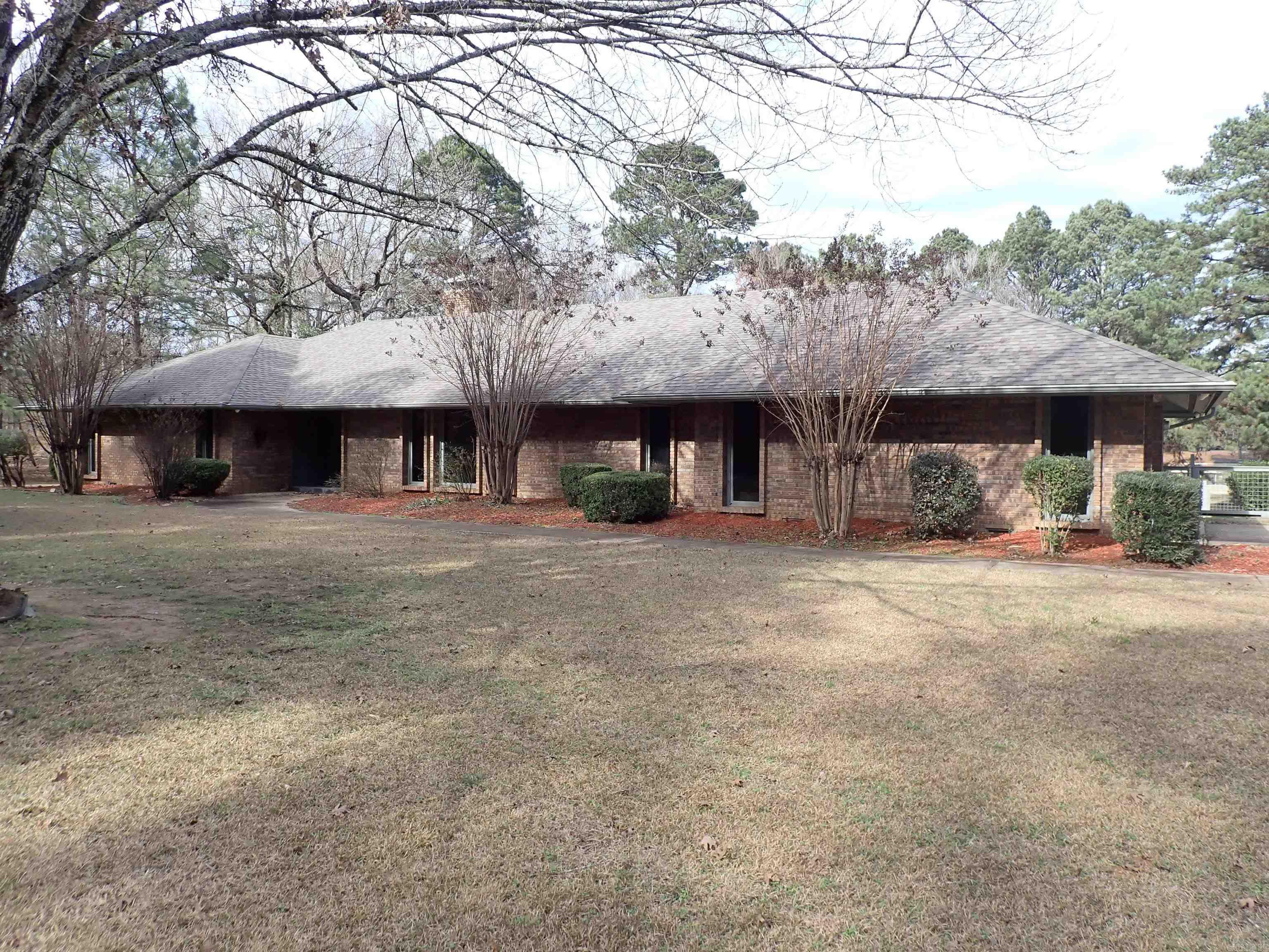 1414 Country Club Road Arkadelphia, AR 71923-7032