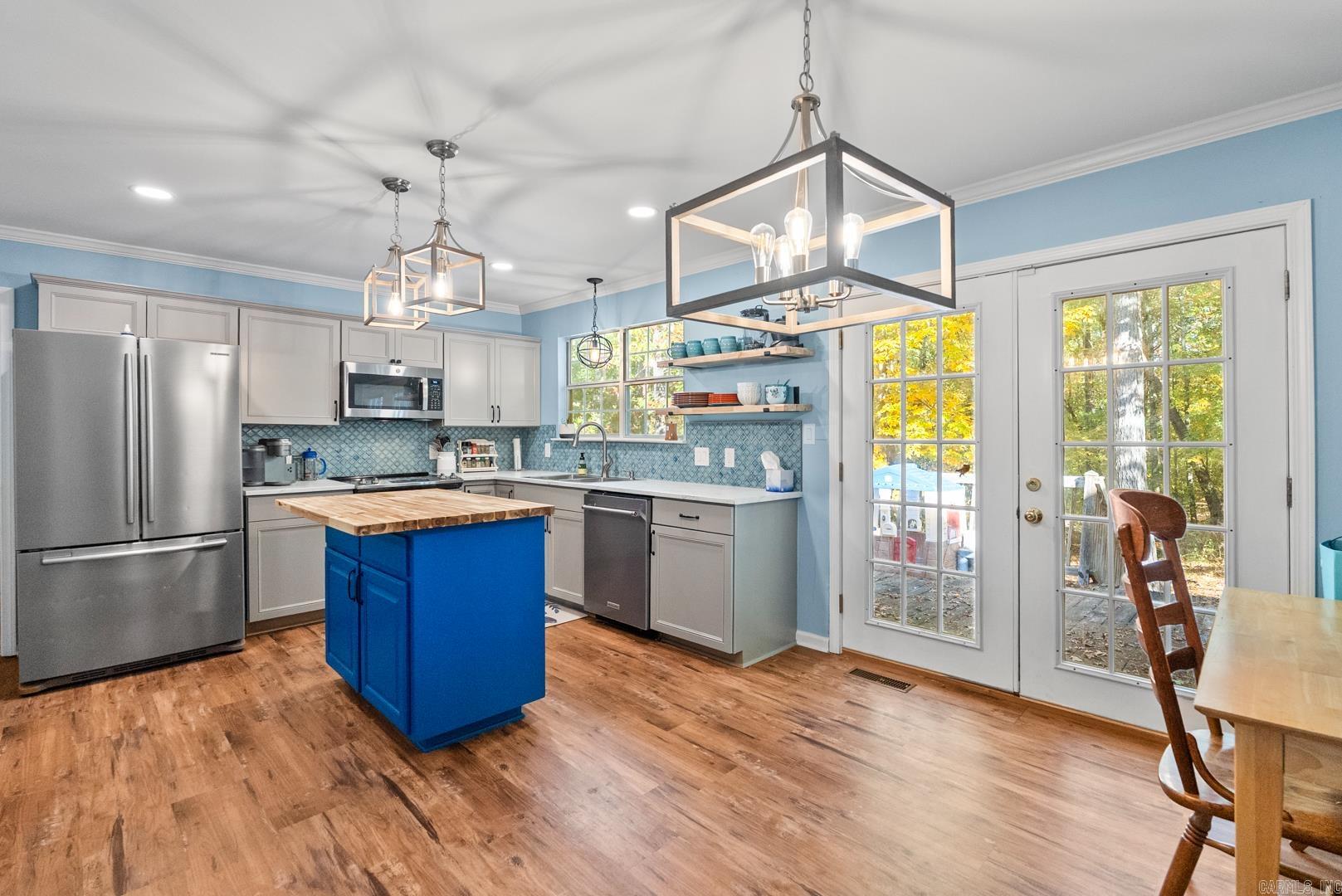 2000 Cherry Crossing Benton, AR 72015