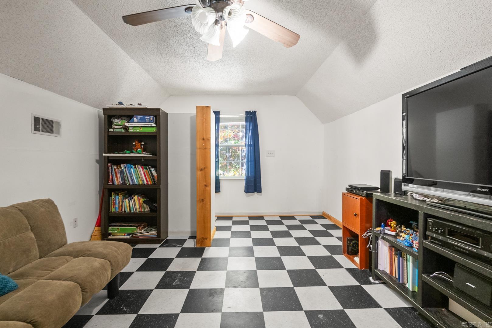 2000 Cherry Crossing Benton, AR 72015