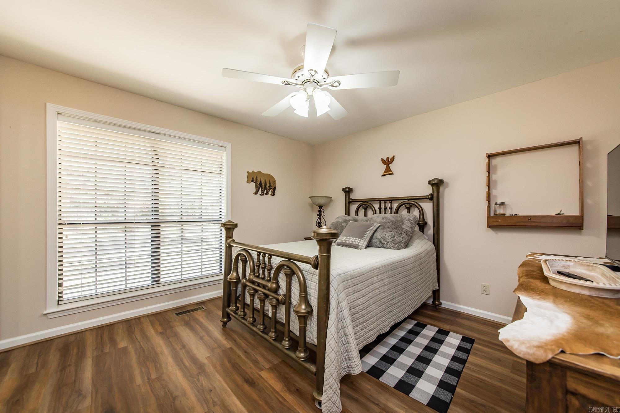 148 Cooper Point Drive Mountain View, AR 72560