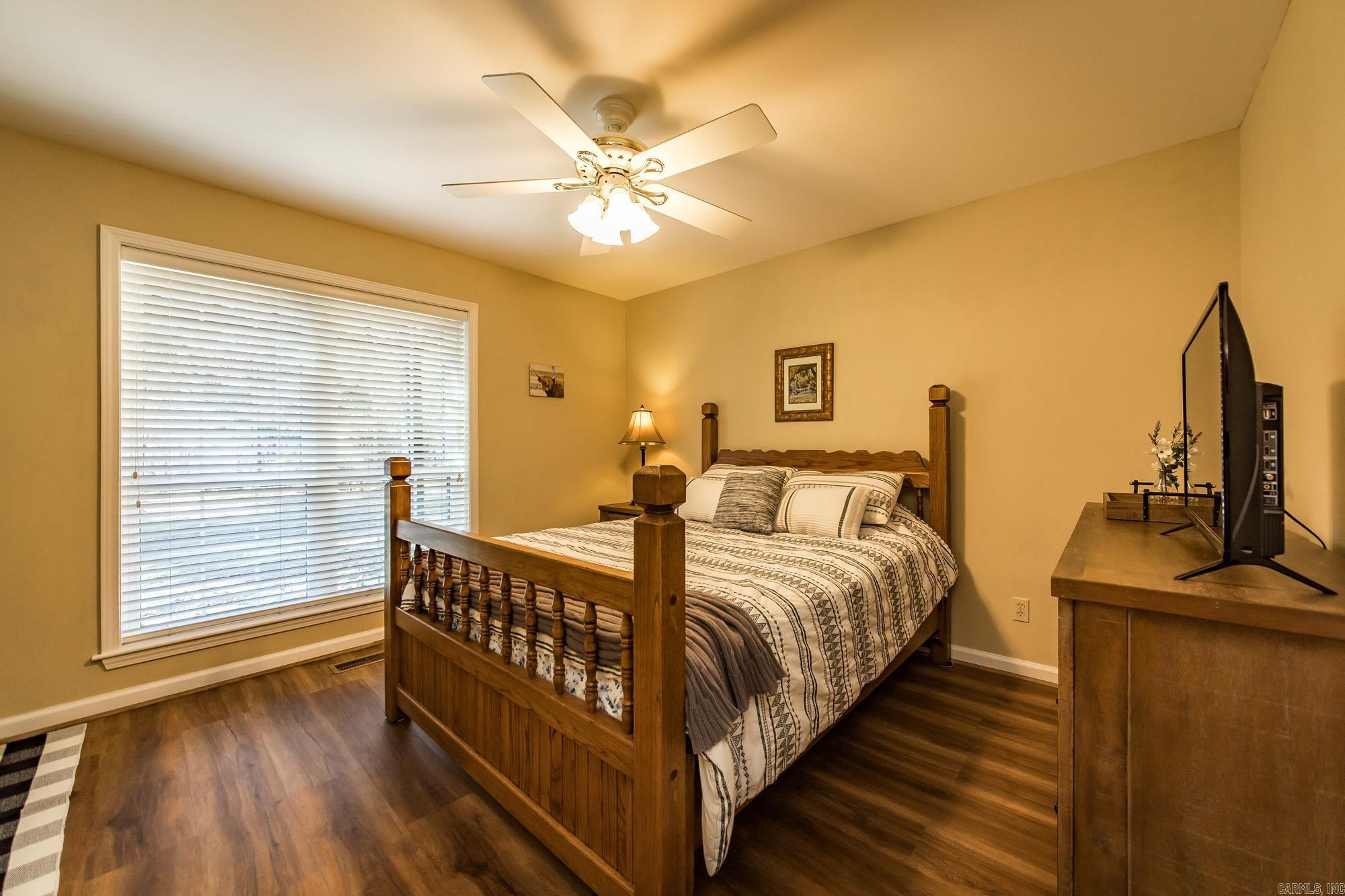 148 Cooper Point Drive Mountain View, AR 72560