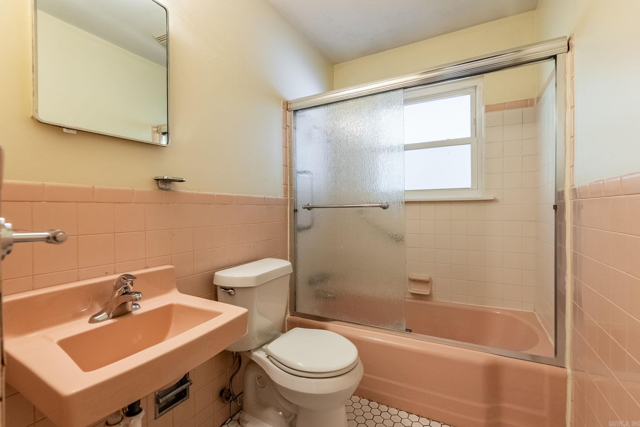 7400 L  Little Rock, AR