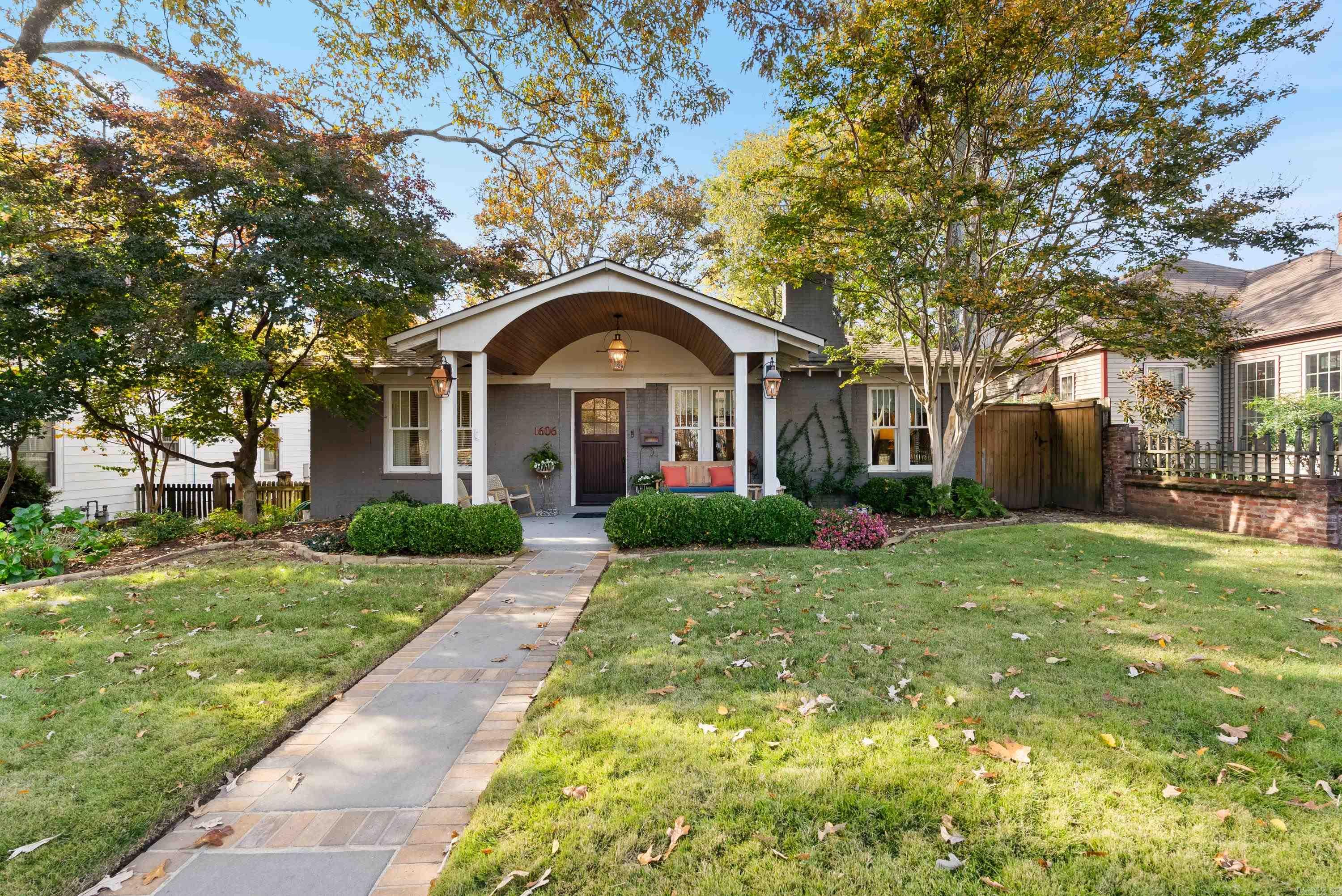 1606 N Polk Street