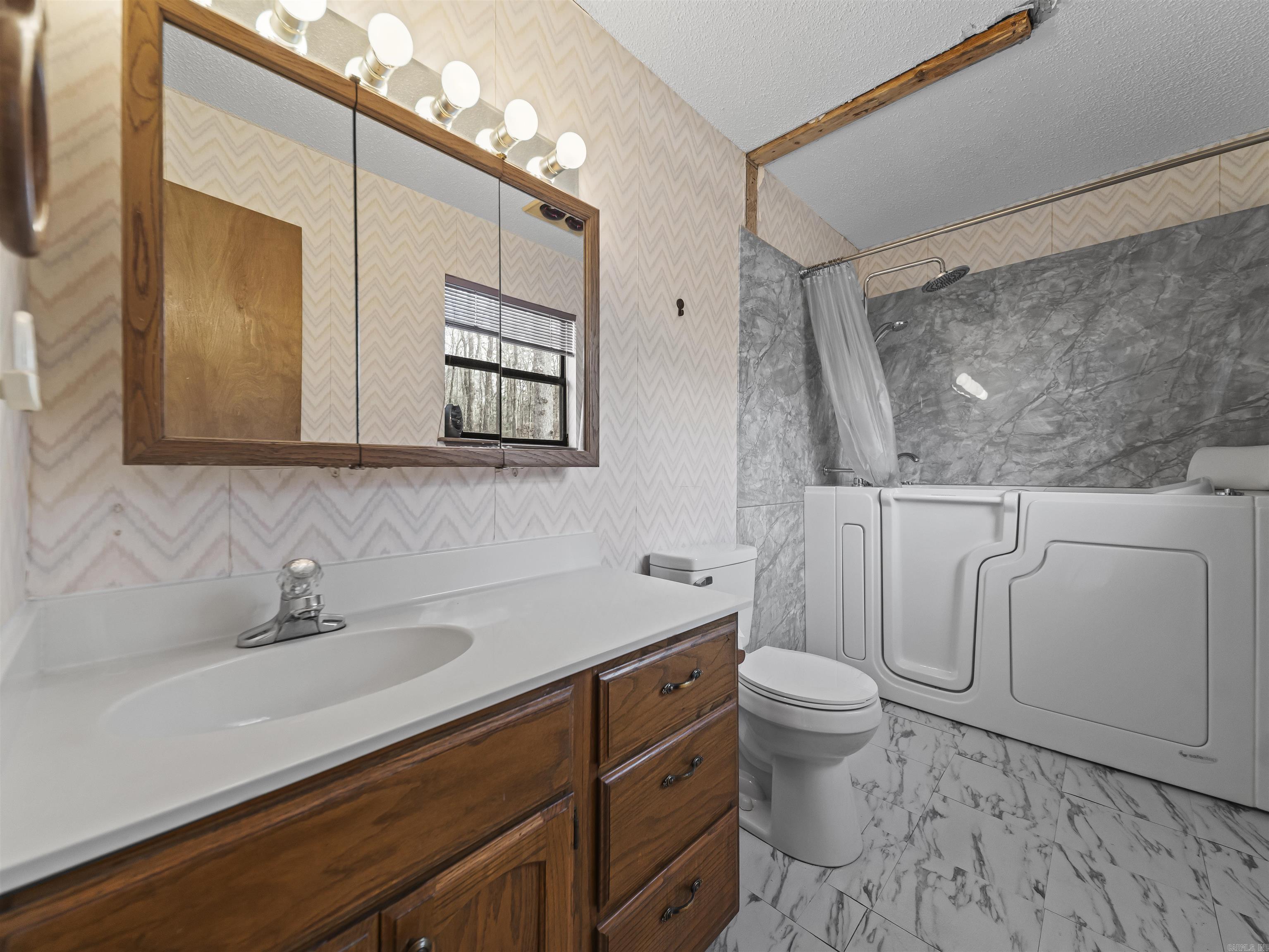 5 La Paca  Hot Springs Village, AR