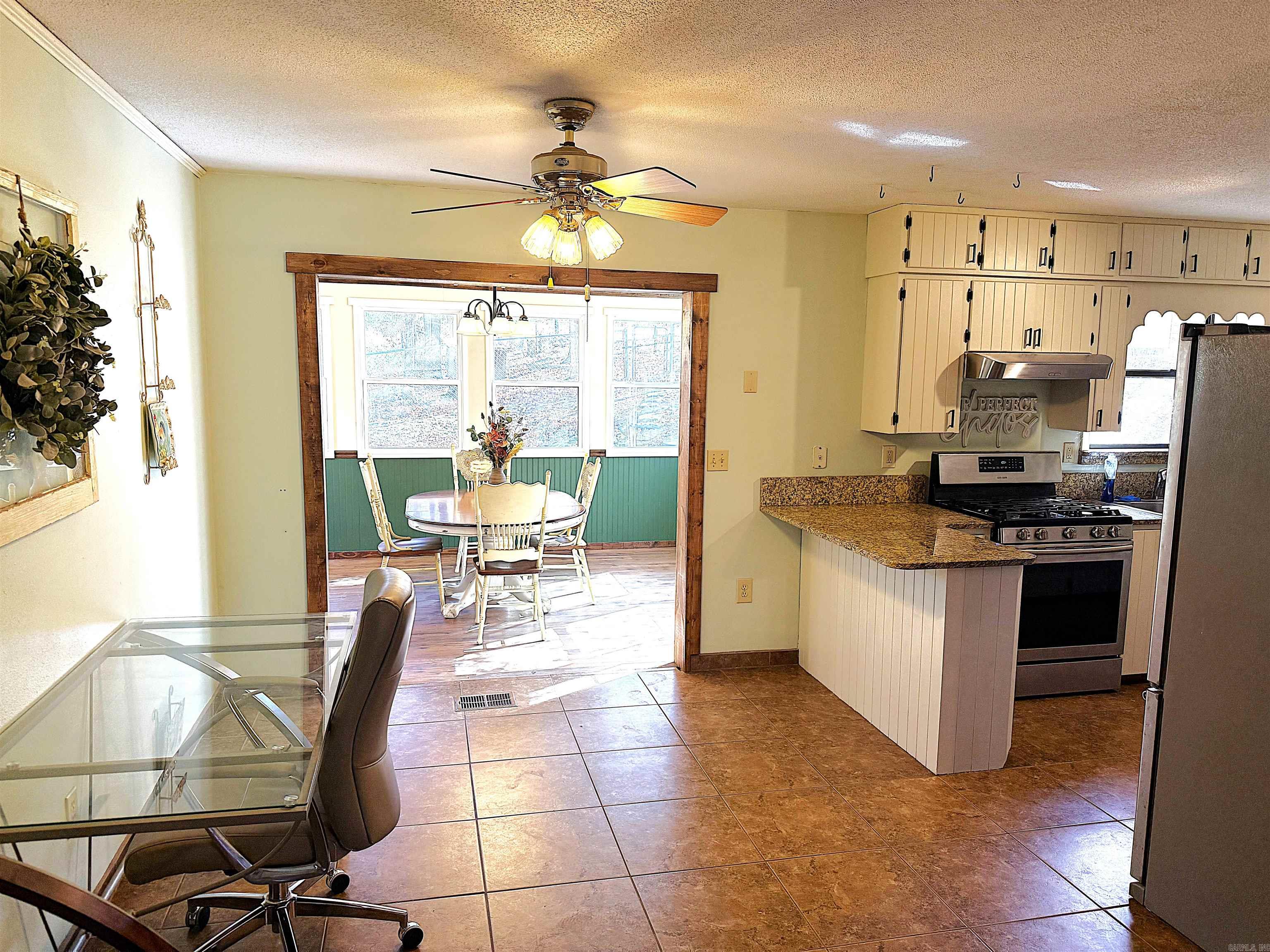 192 Lone Pine Road N Greers Ferry, AR 72067