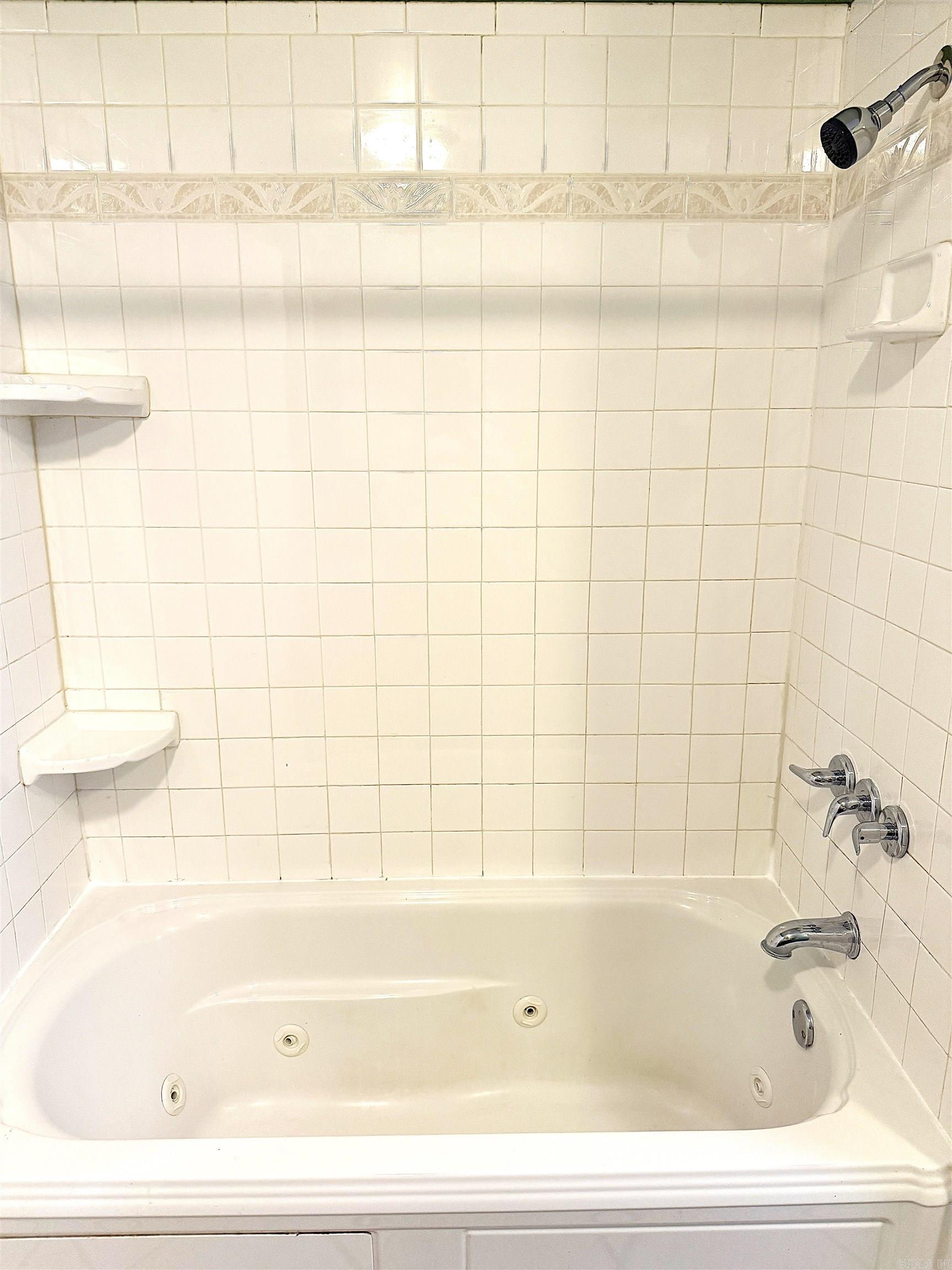 192 Lone Pine Road N Greers Ferry, AR 72067