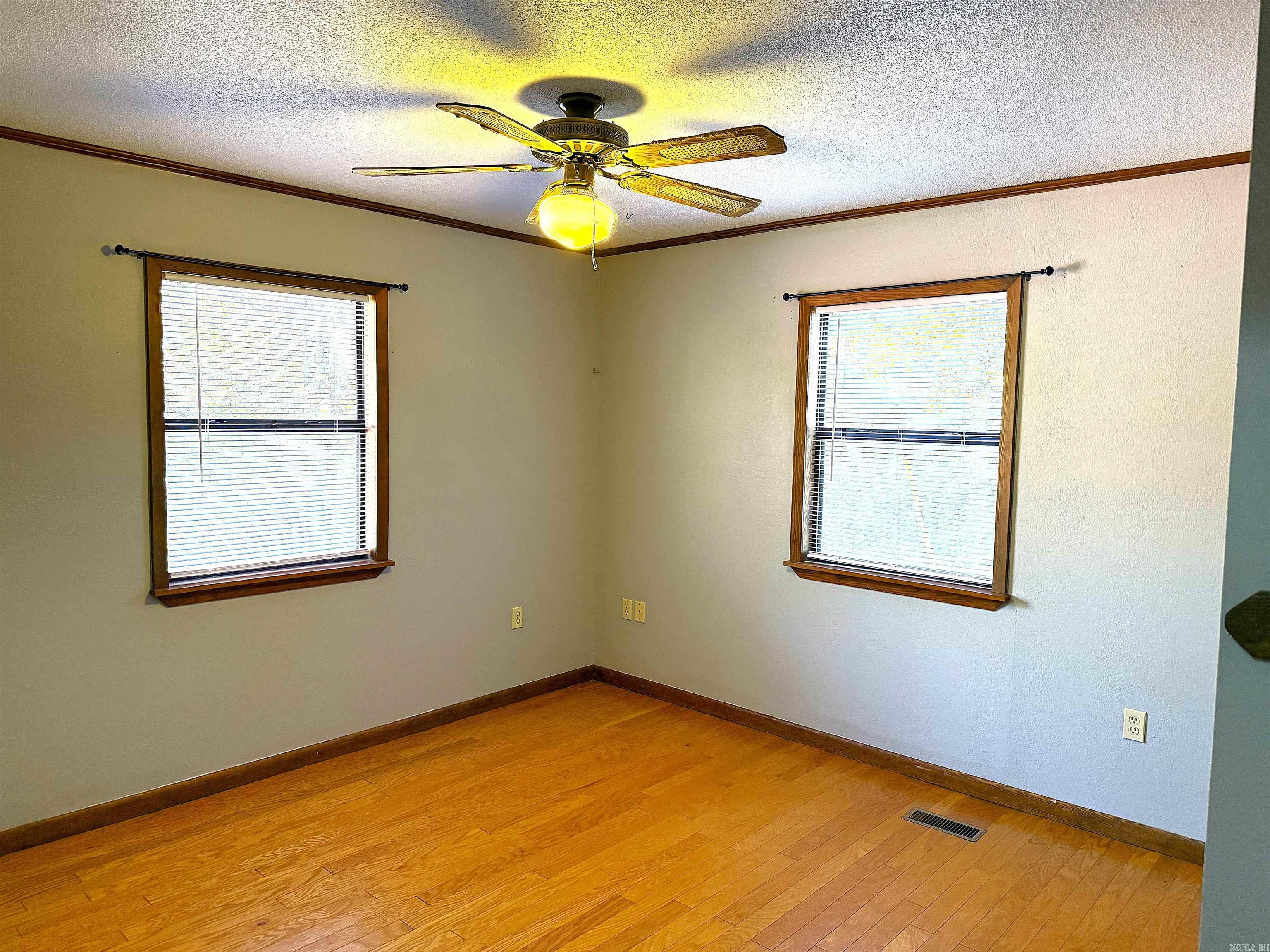 192 Lone Pine Road N Greers Ferry, AR 72067