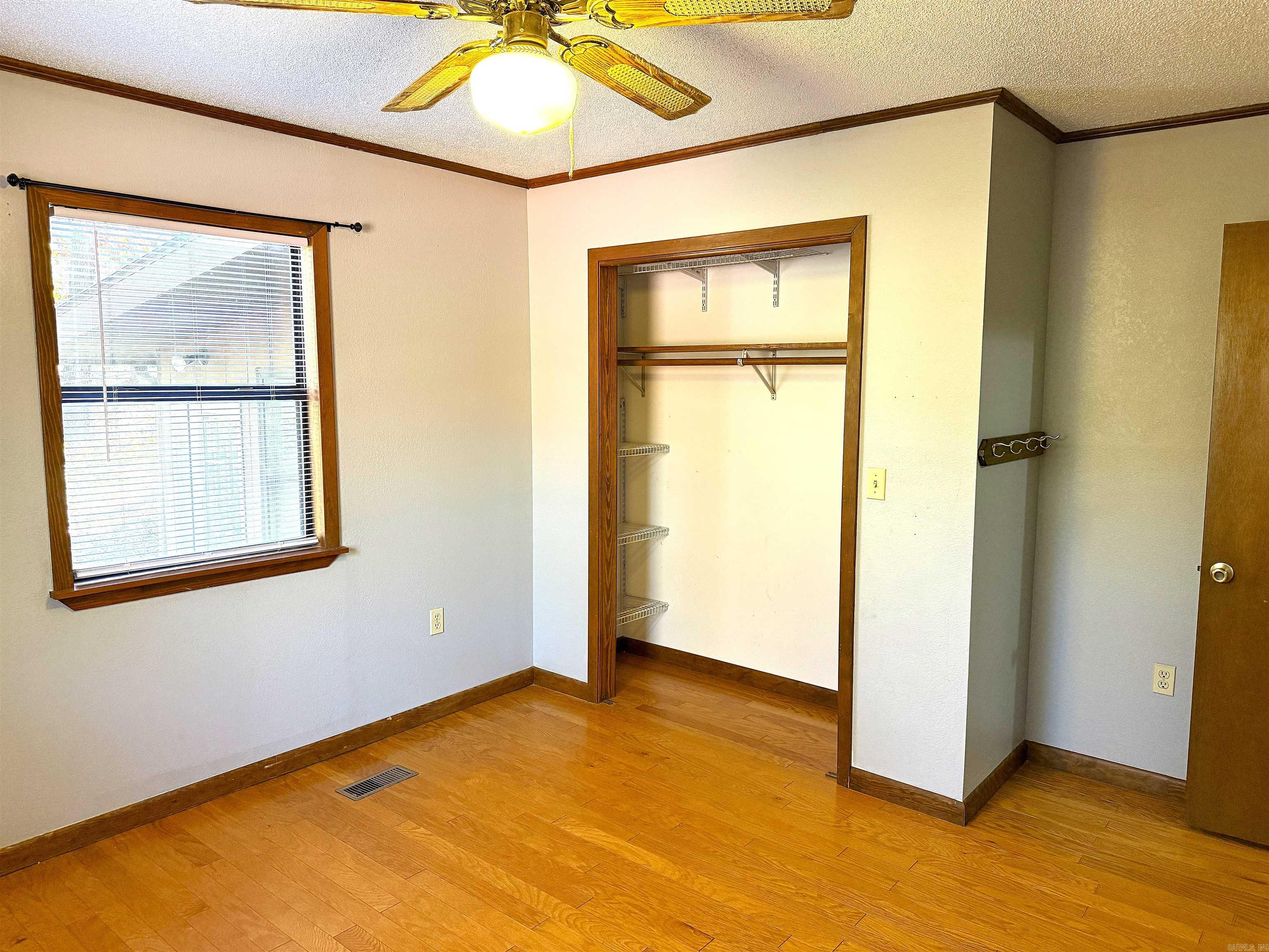 192 Lone Pine Road N Greers Ferry, AR 72067