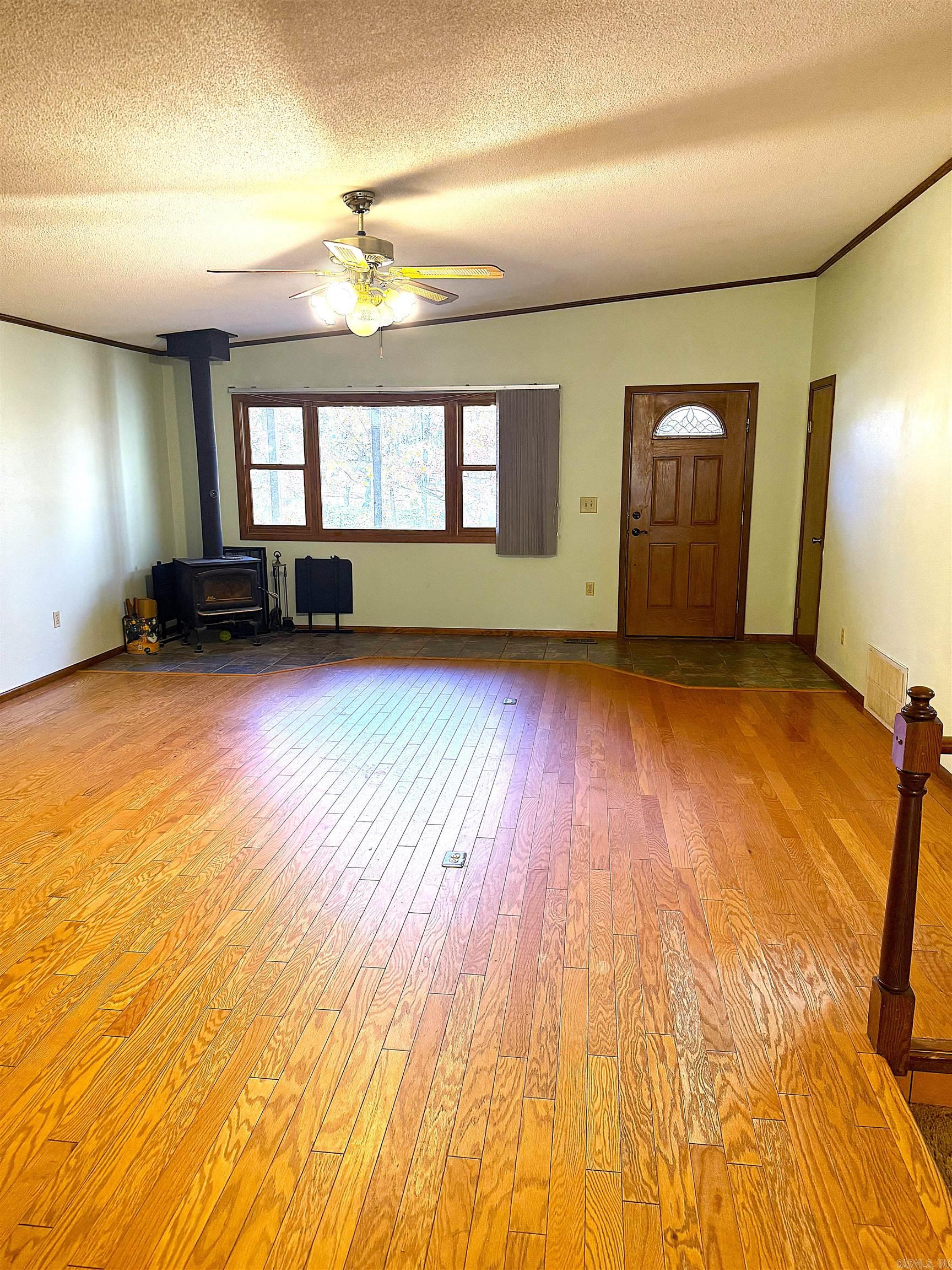 192 Lone Pine Road N Greers Ferry, AR 72067