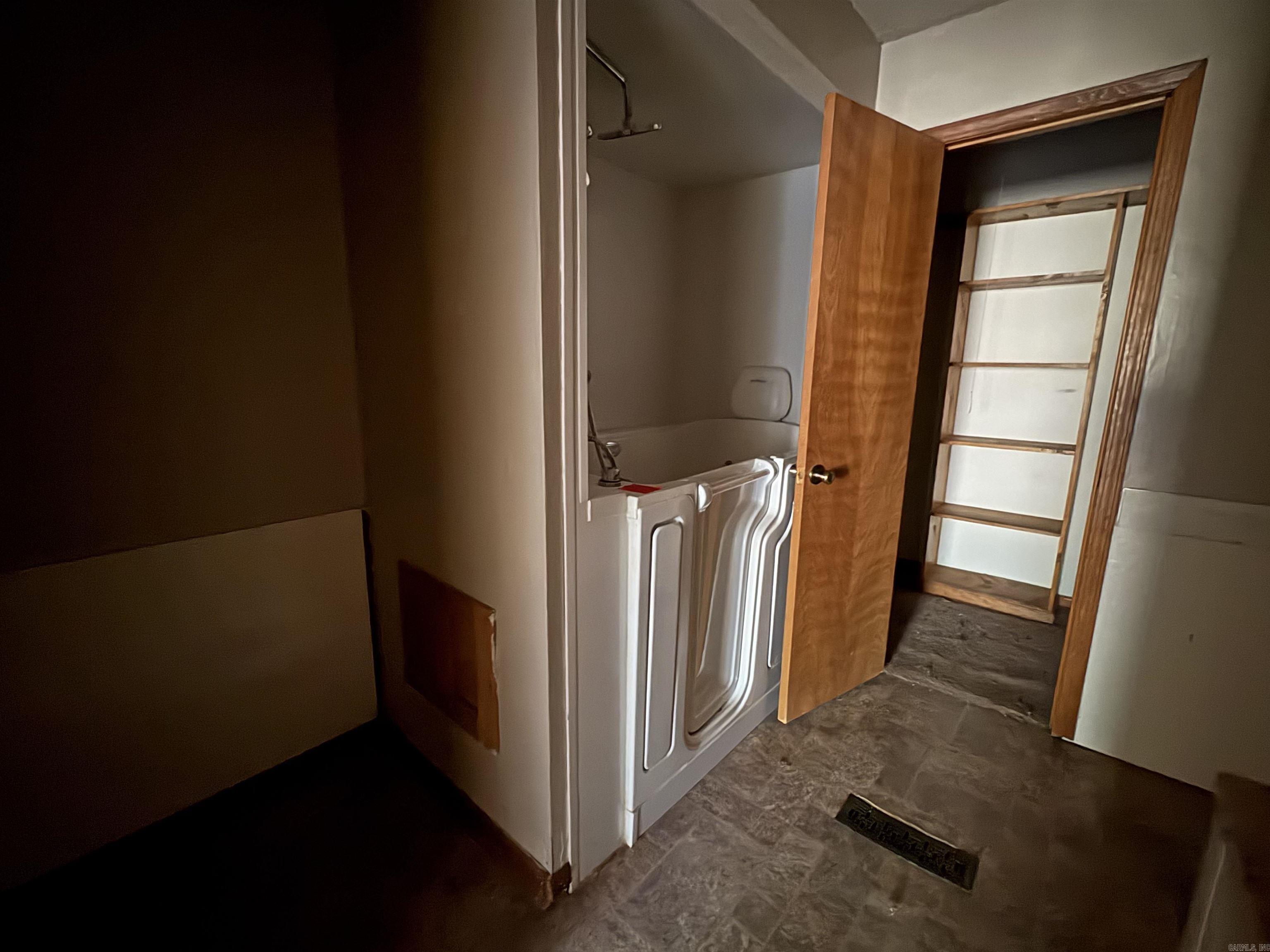 833 S Avilla Heights Alexander, AR 72002