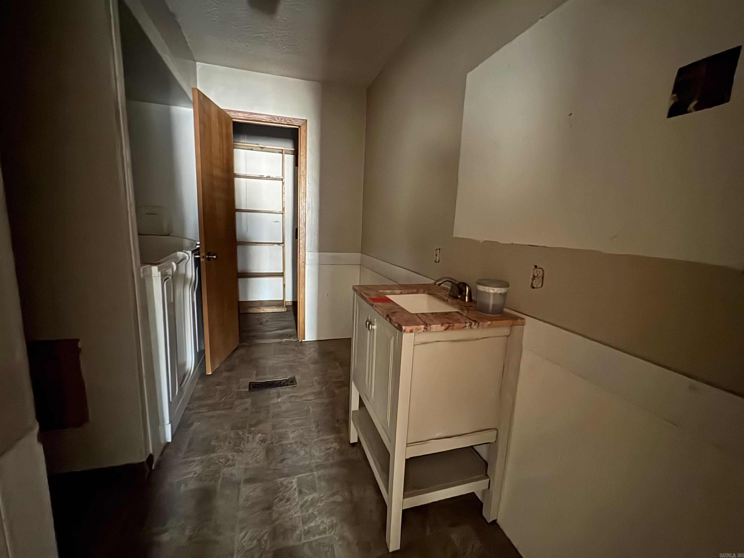 833 S Avilla Heights Alexander, AR 72002